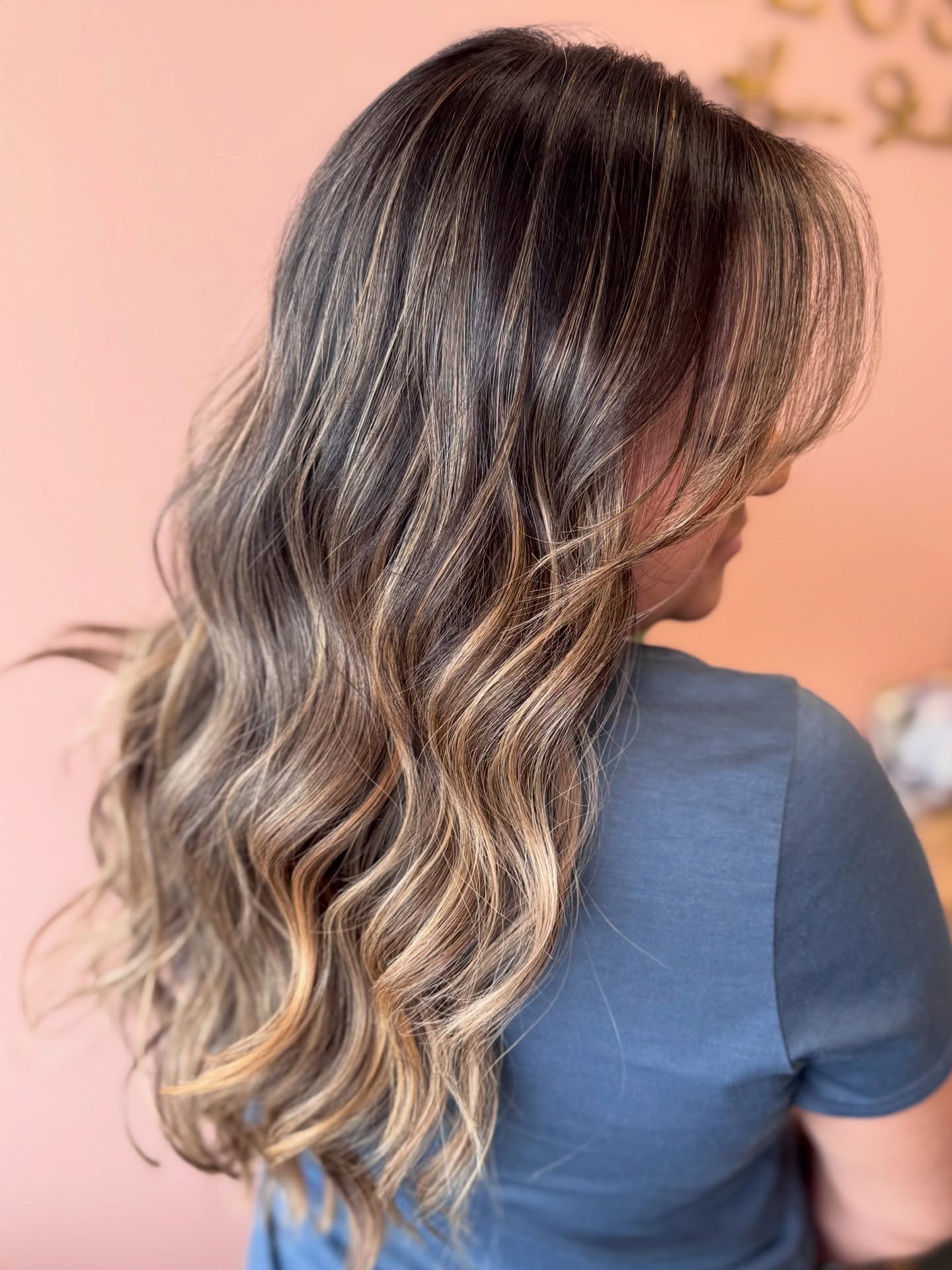 We love going lighter for the summer around here 🙌🏼

I have limited availability so make sure to get your appointments booked 
https://www.blush-hair.com