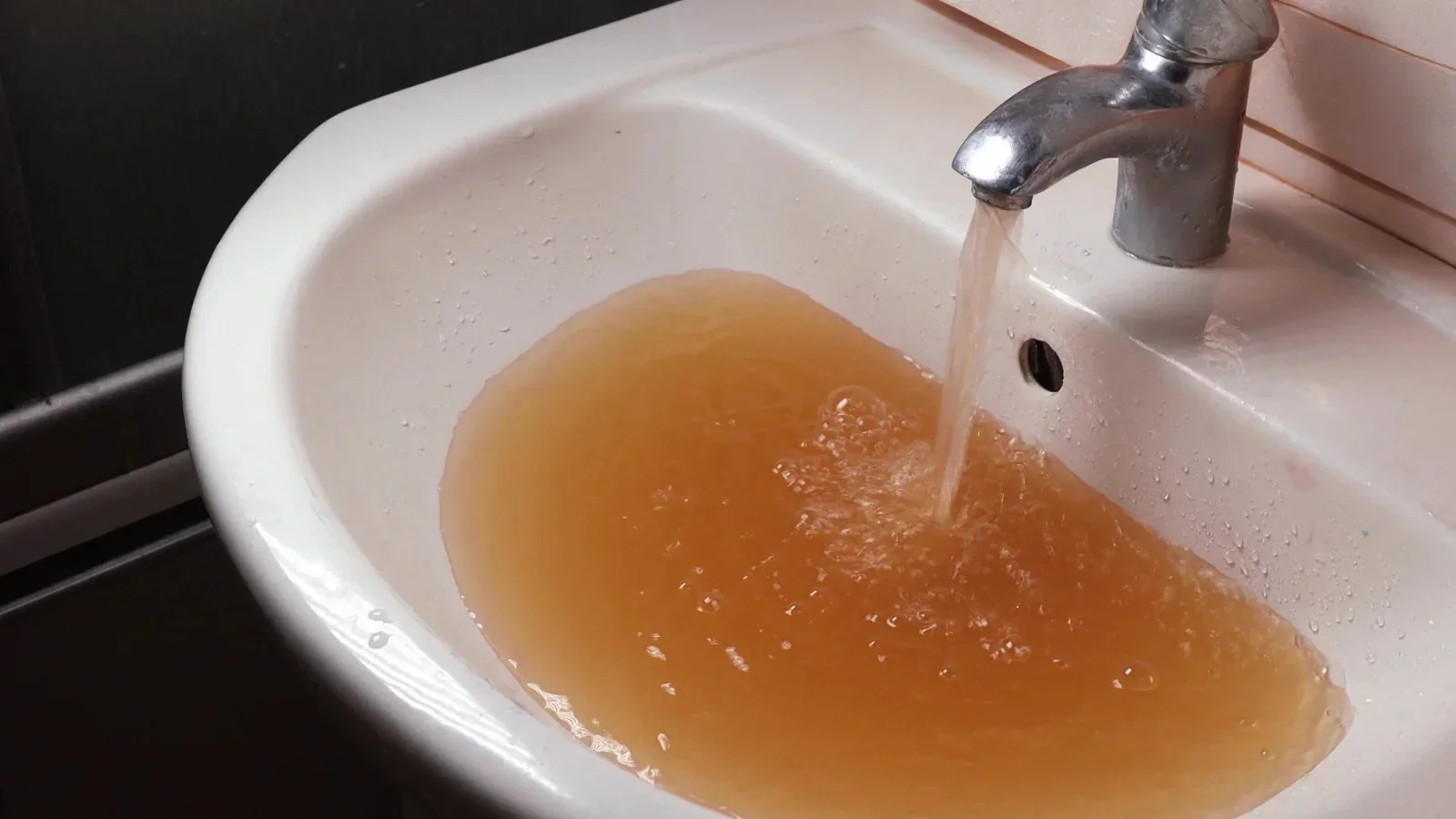 Why Is My Water Yellow? Understanding Yellow Water in Cleveland and Surrounding Areas