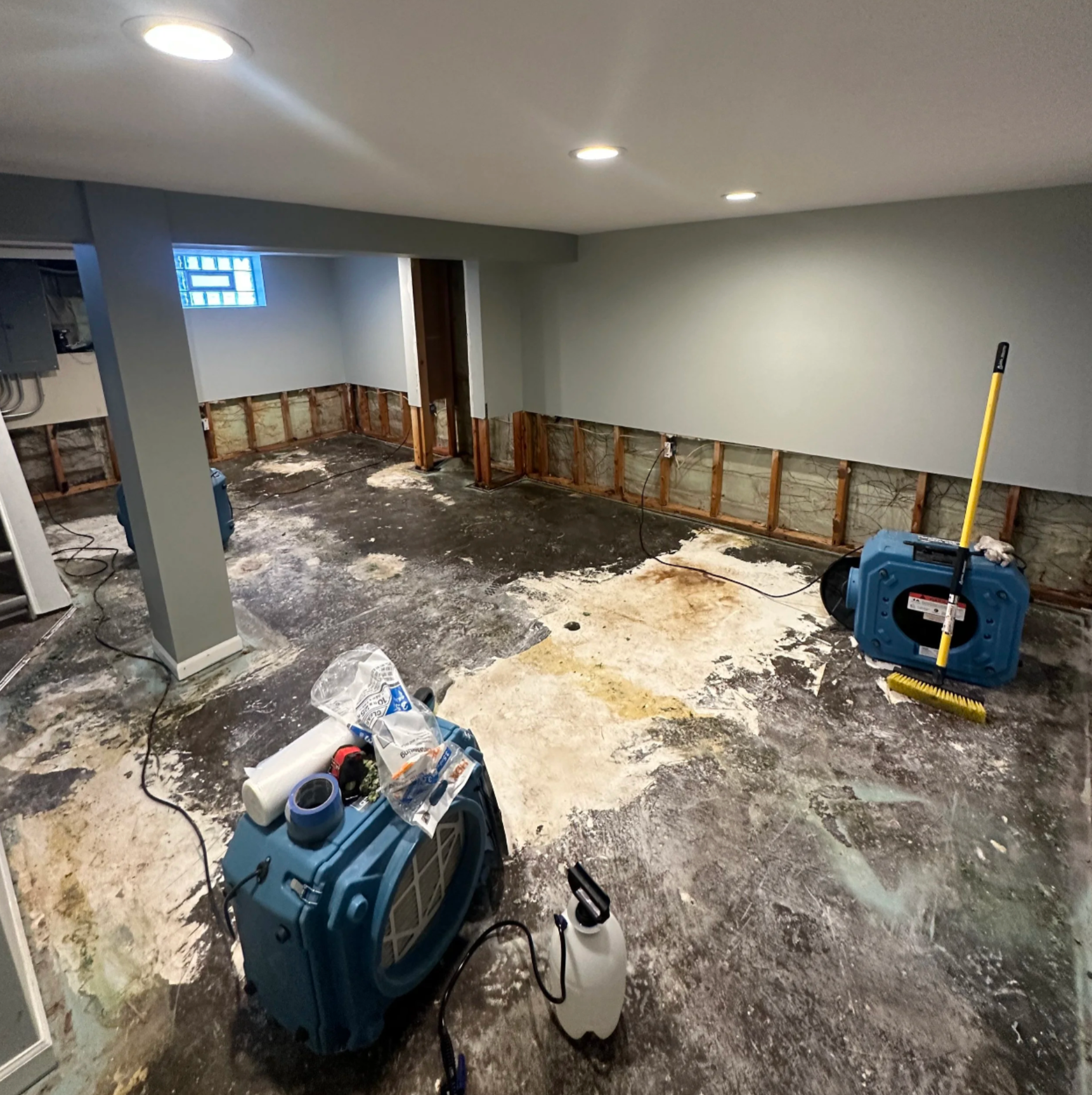 Emergency mitigation and insurance restoration service for water damage and cleanup