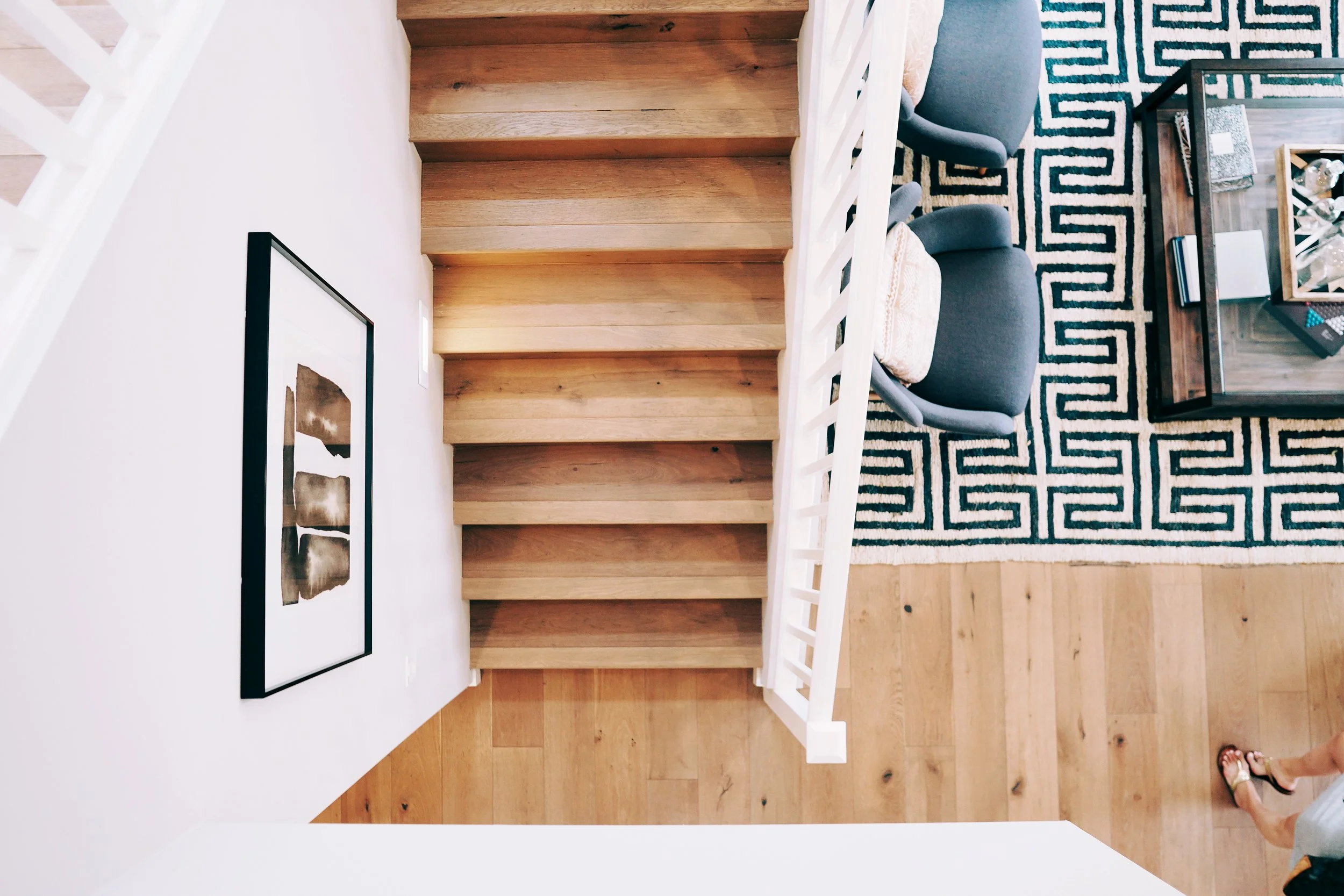 Holztreppe in einem Haus. Schön gestaltet, Interior Design