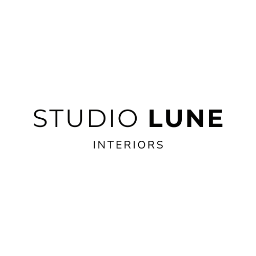 Logo mit Text 'STUDIO LUNE INTERIORS' in Schwarz auf weißem Hintergrund.