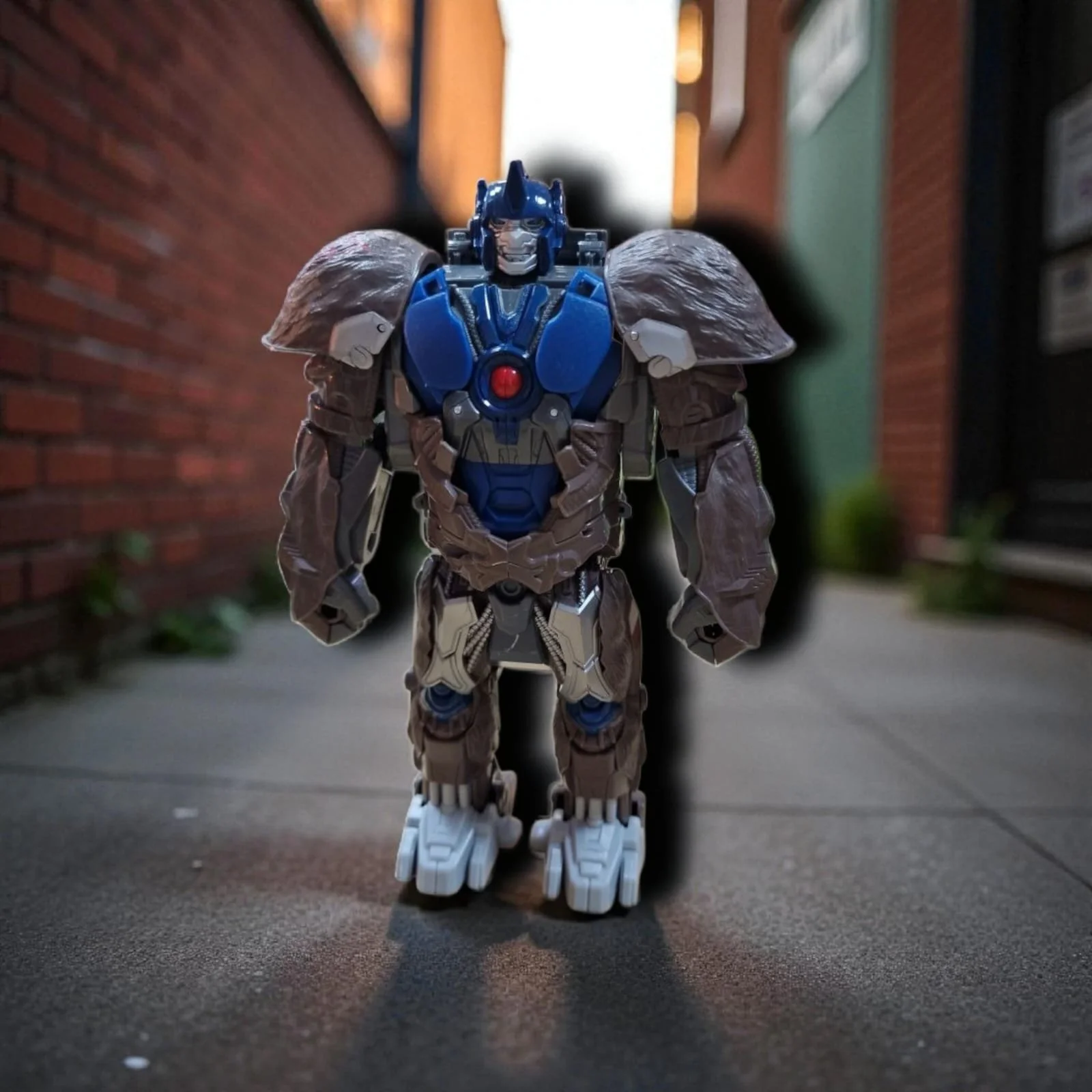 Spielzeugroboter Actionfigur – Günstiges gebrauchtes Spielzeug für Jungs und Mädchen im Second Hand Sortiment der Schatzinsel.