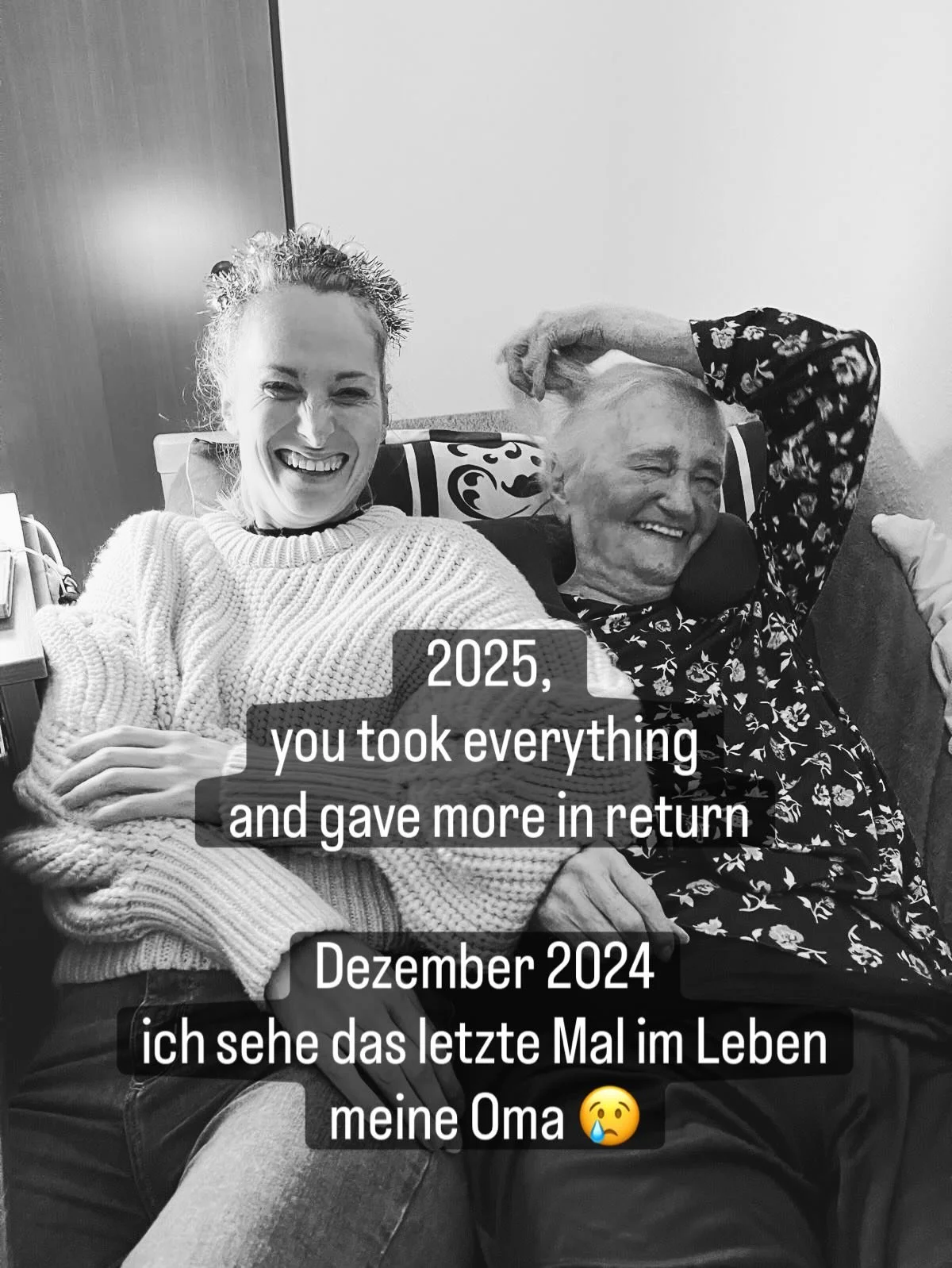 2025, du warst so krass. So grausam und wundersch&ouml;n zugleich. 
Du hast mir gezeigt, dass man alles verlieren kann und gleichzeitig die gr&ouml;&szlig;te Gewinnerin sein kann.
Ich habe mir Anfang des Jahres nichts sehnlicher gew&uuml;nscht, als Z