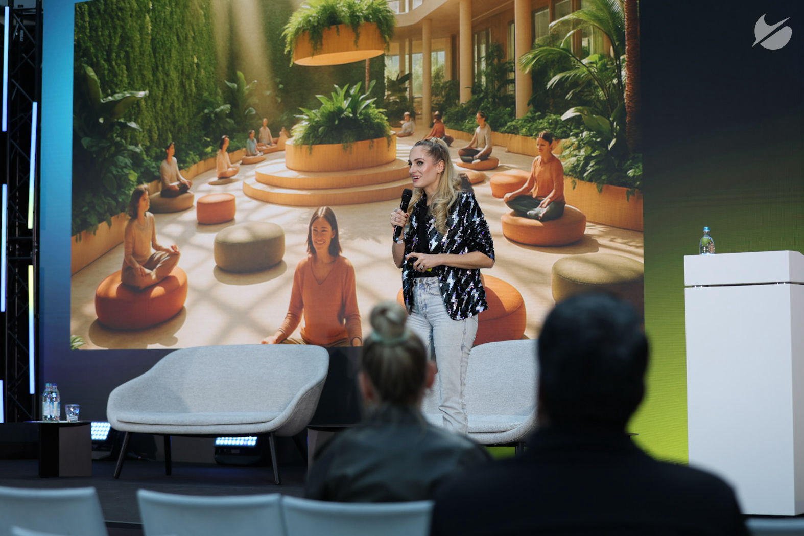 katharina-aguilar-keynote-speakerin-new-work-frankfurt.jpg