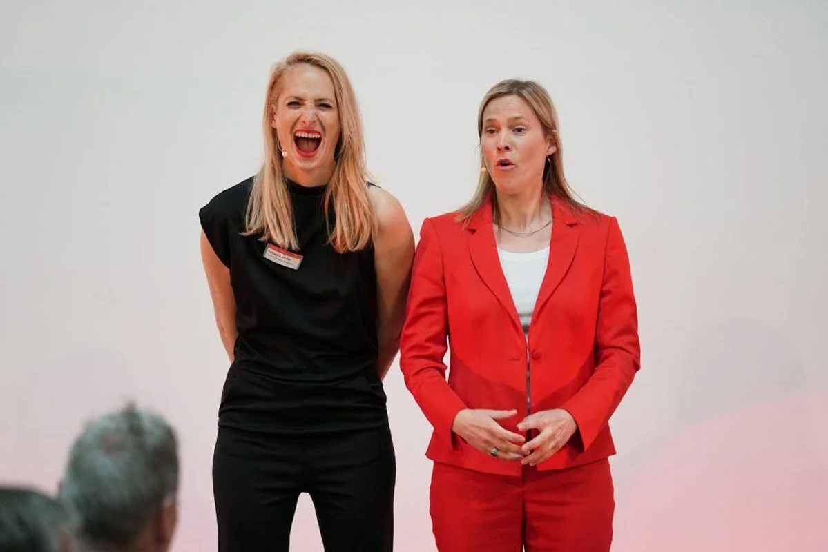 Katrin Hansmeier und Katharina Aguilar beim GC: Graphic Consult Führungssymposium