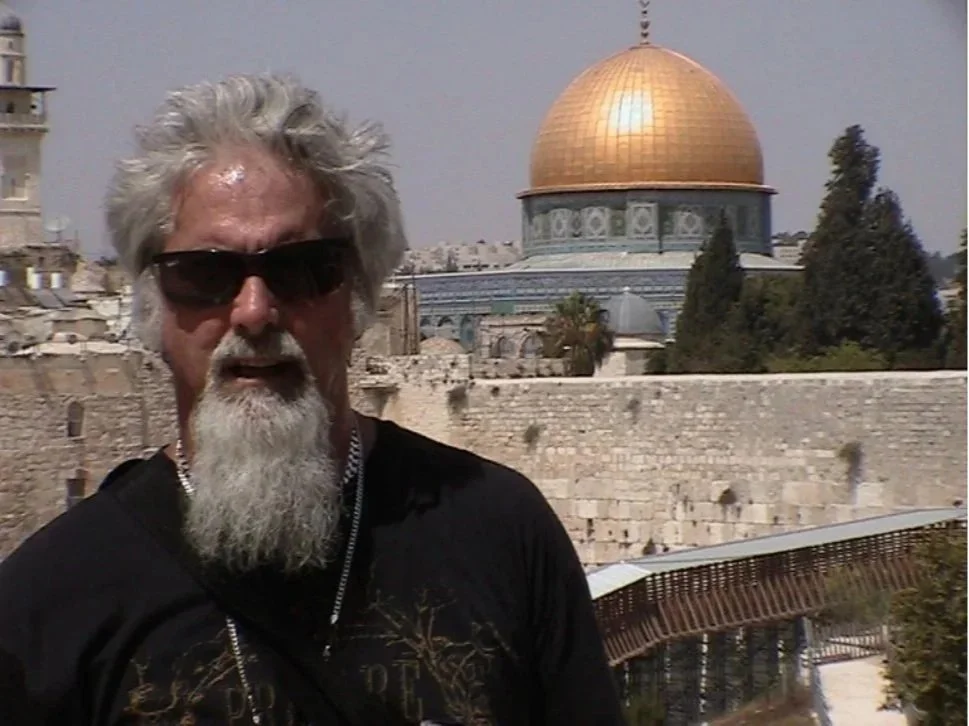 Delivering an End Times Prophecy at the Wailing Wall 