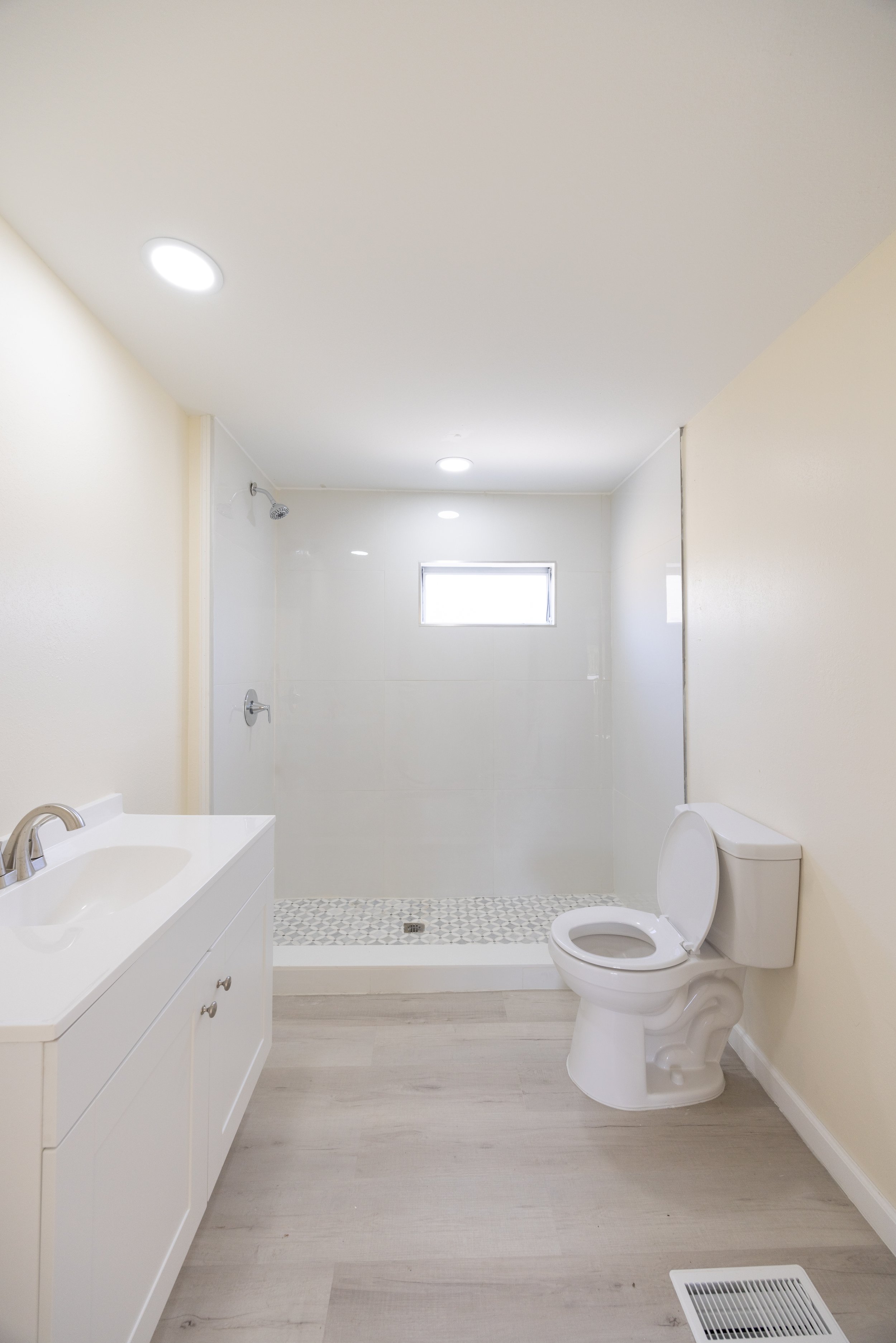 307 Dolores Blvd-7.jpg