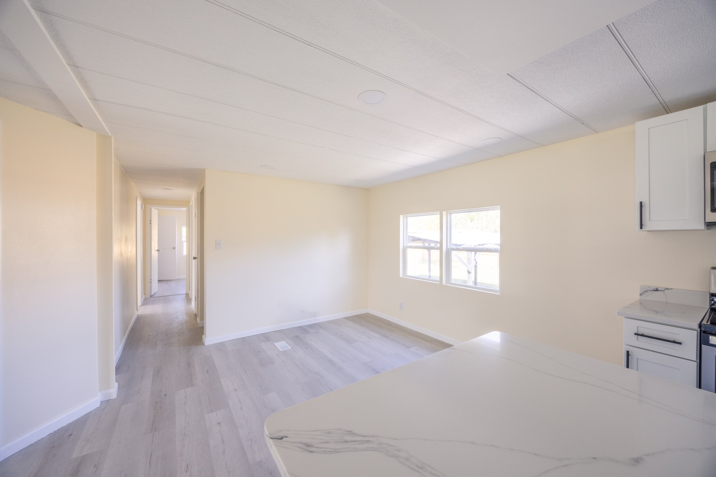 307 Dolores Blvd-2.jpg