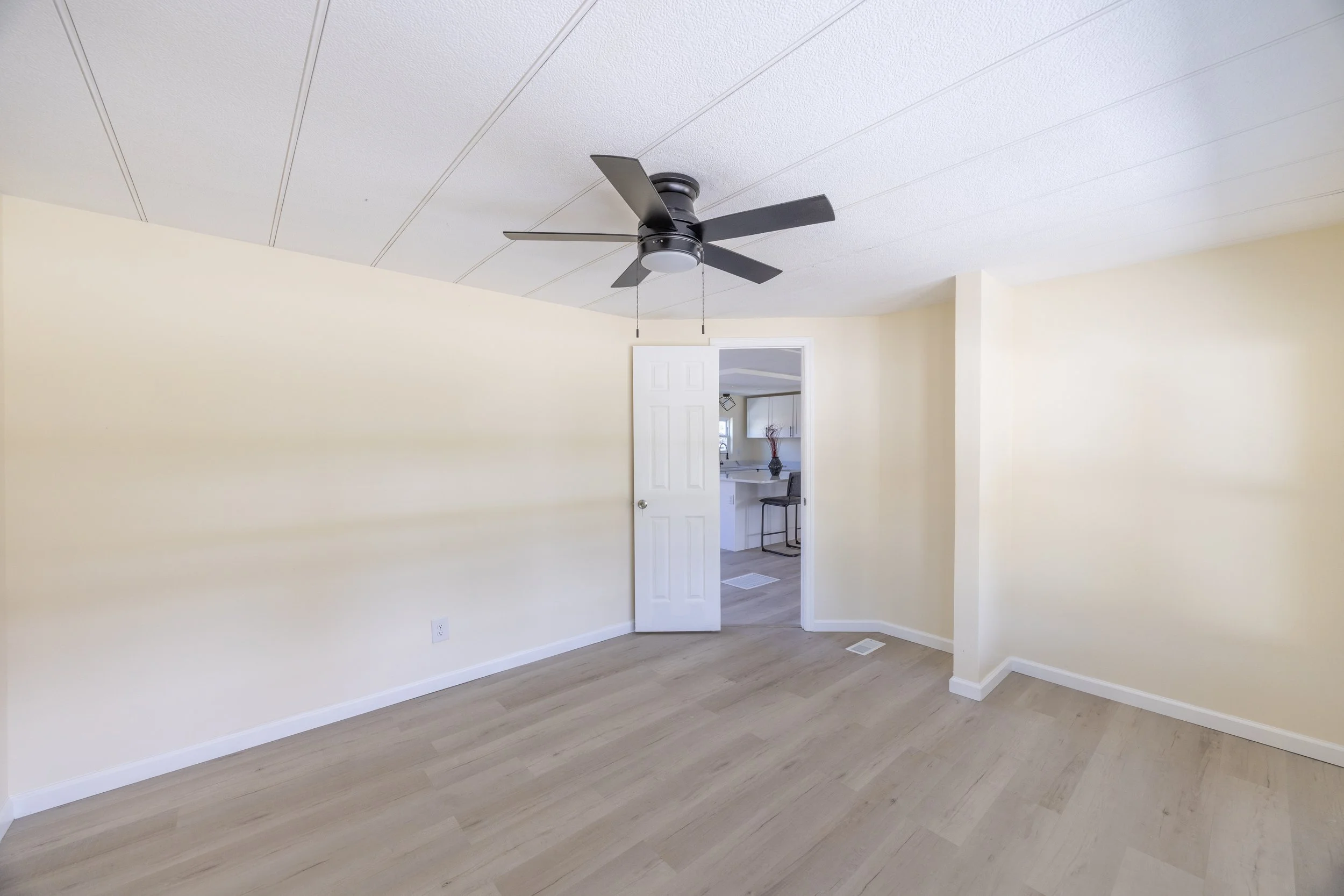 307 Dolores Blvd-22.jpg