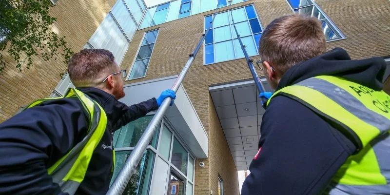 water-fed-pole-window-cleaning-commercial-window-cleaning-scaled-1-800x400.jpg