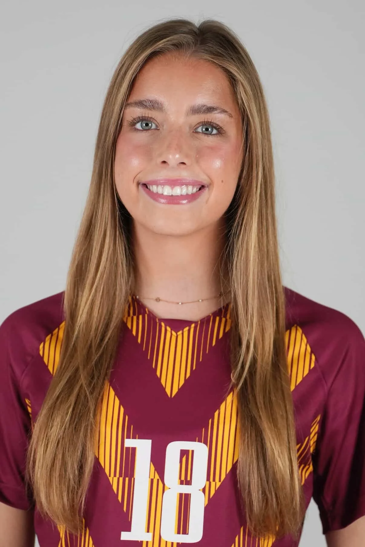 Female ACL rehab player