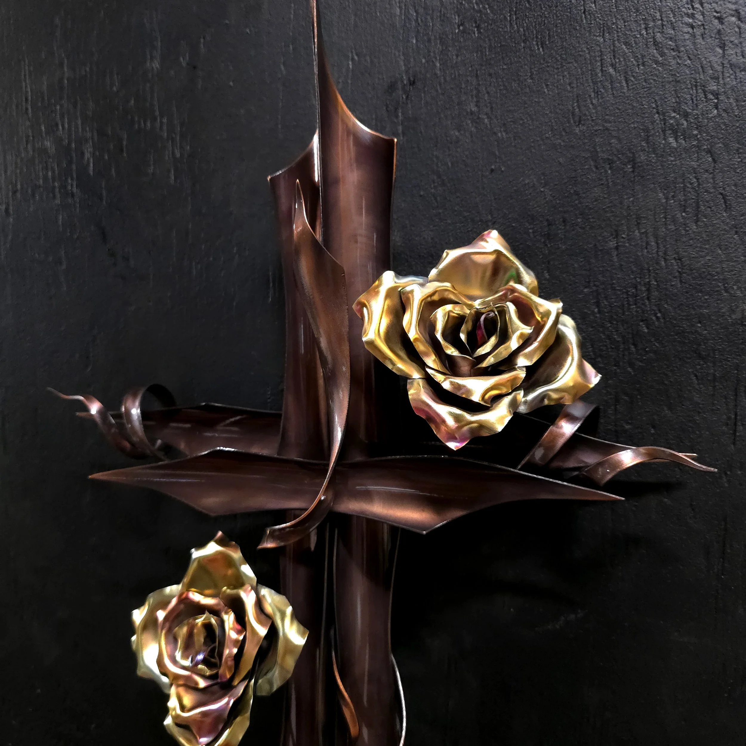 copper-serenity-cross-with-roses-blue-flame-top-tip