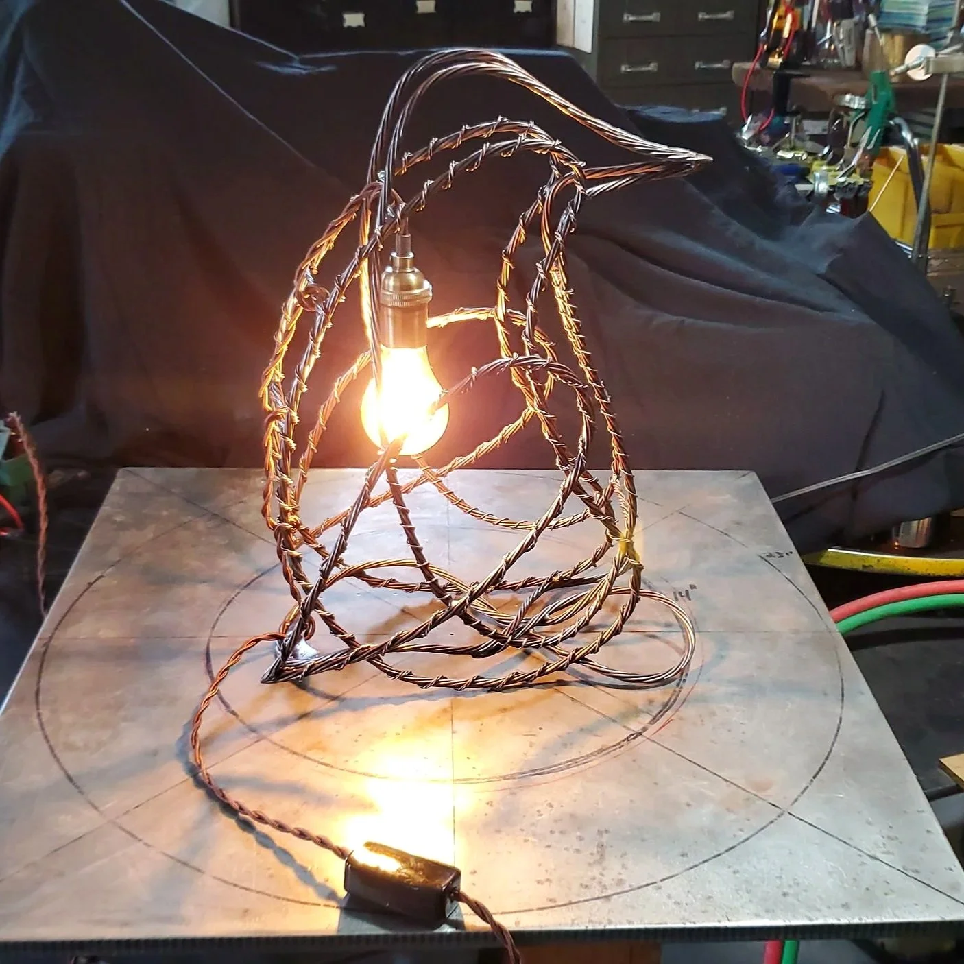 waddles-copper-wire-penguin-lamp-front-view-with-switch