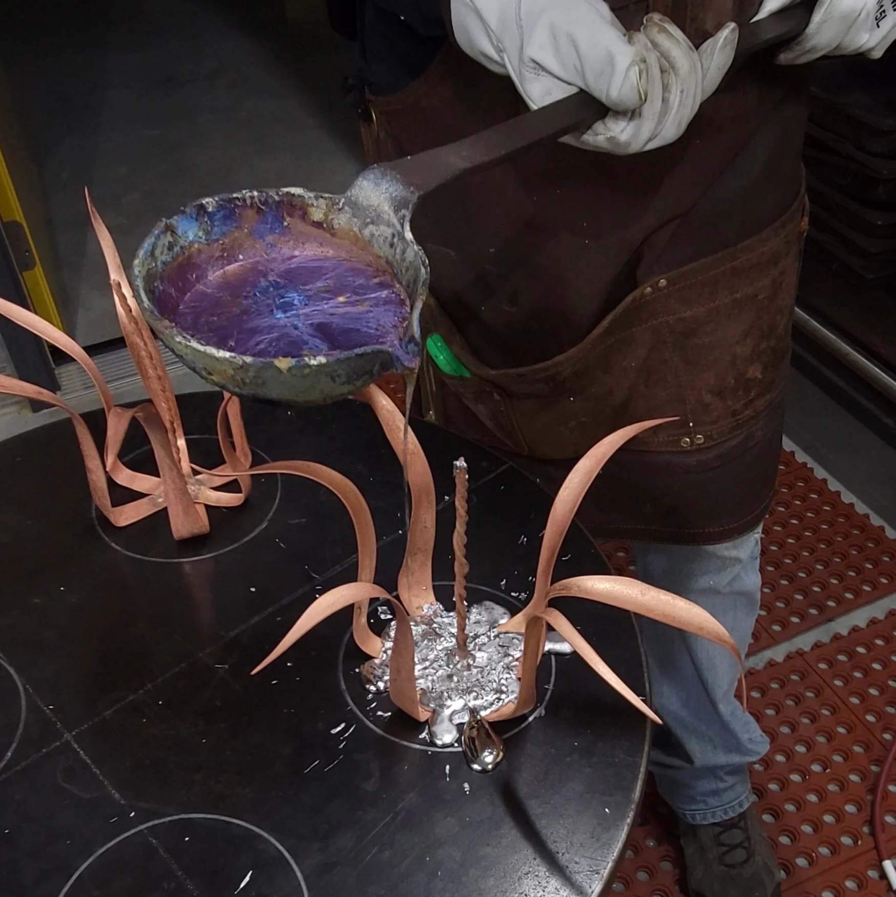 splash-copper-rose-sculpture-metal-pour