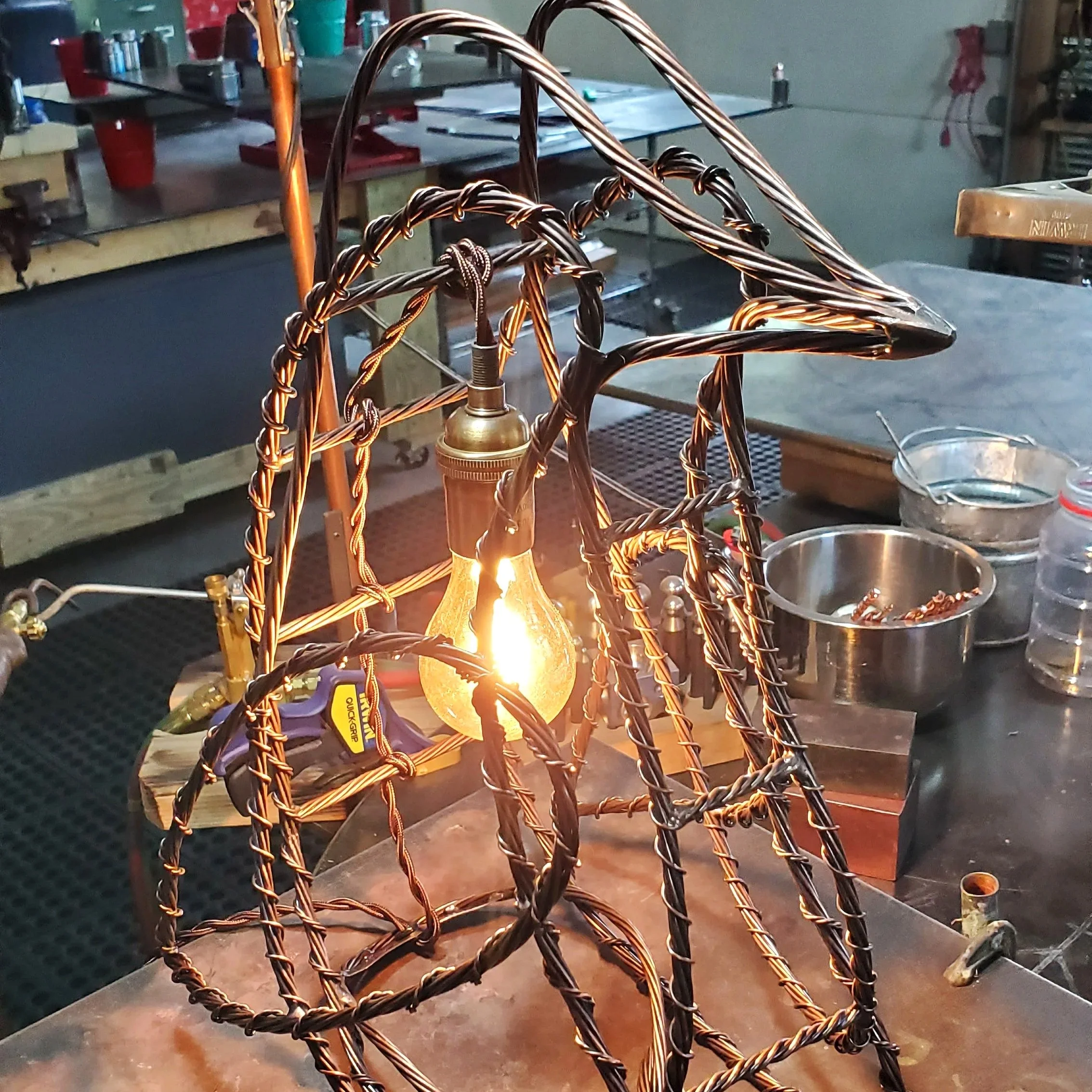 waddles-copper-wire-penguin-lamp-head-view