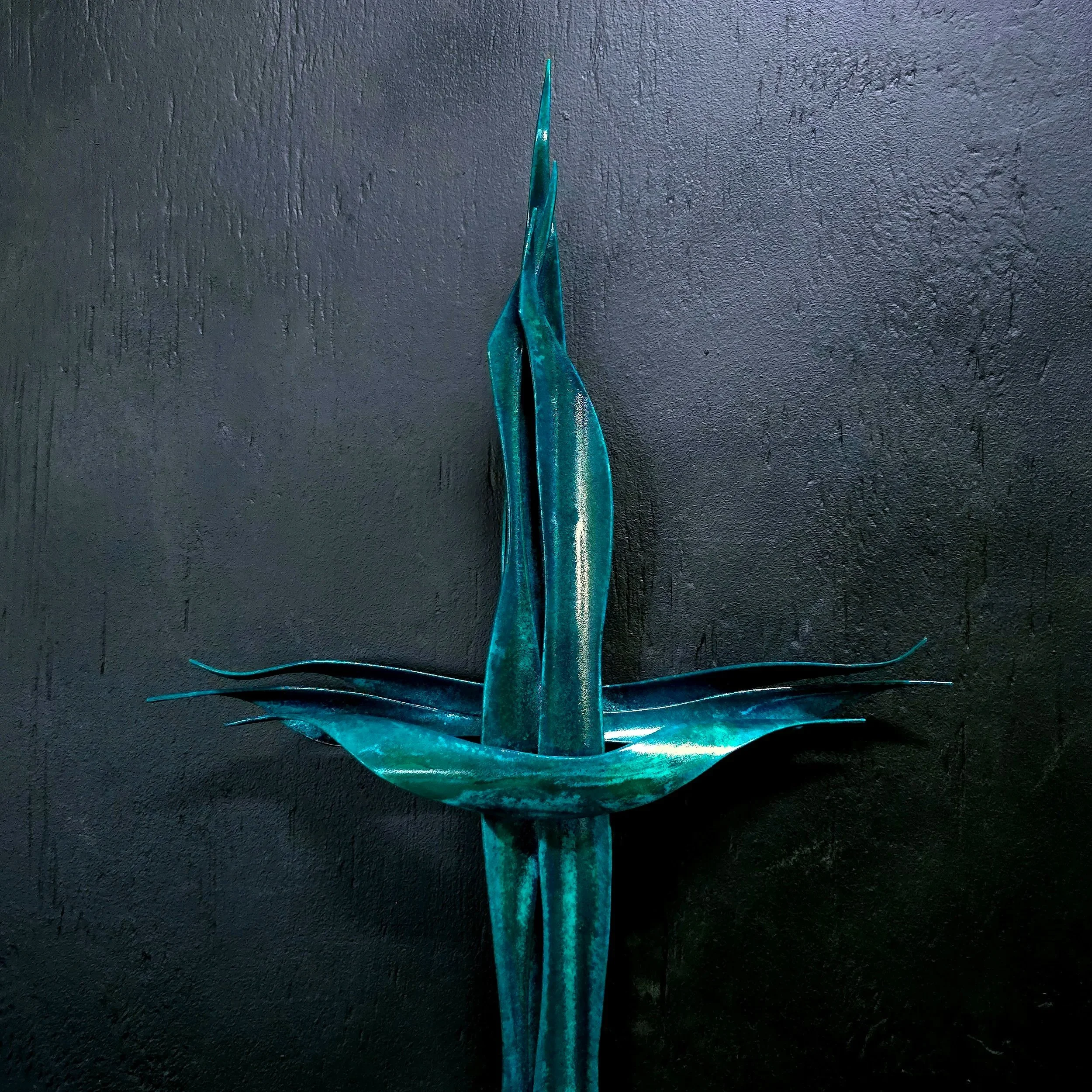 copper-cross-patina-finish-front-tip