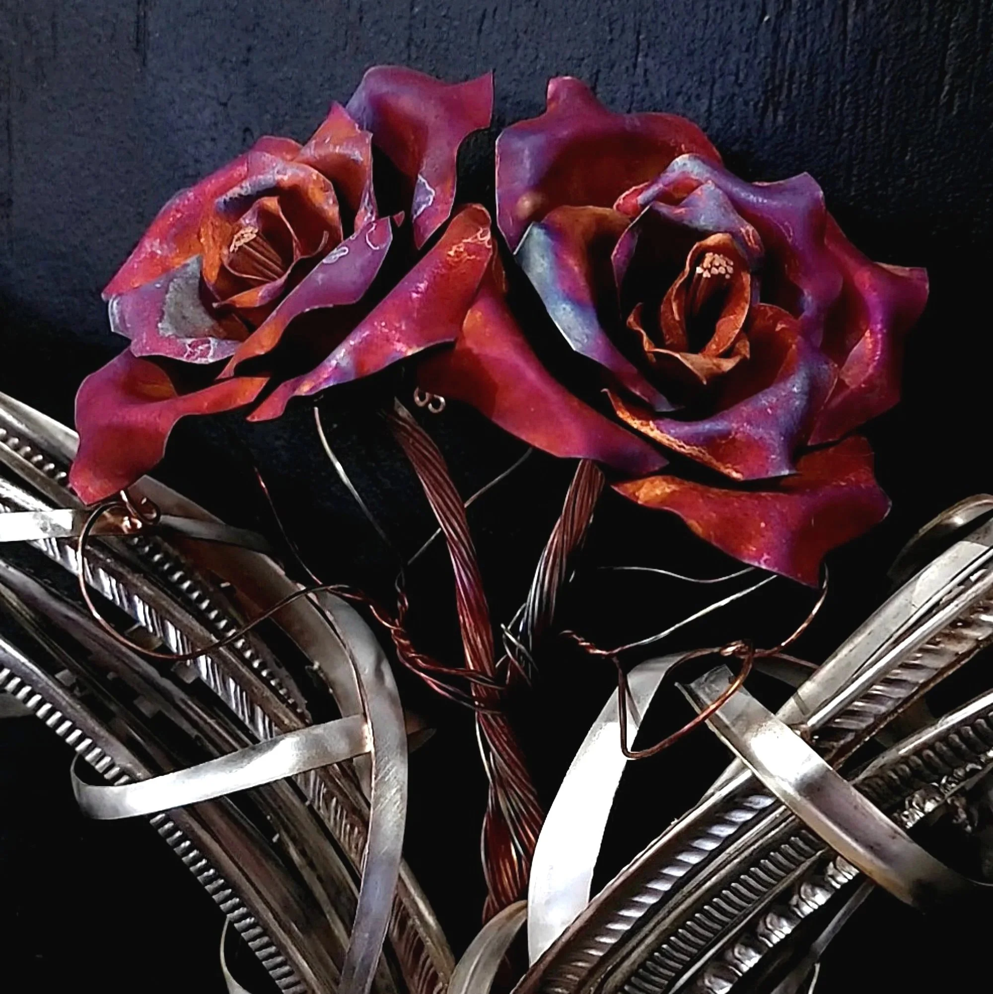 silver-plate-woven-heart-with-copper-roses-matte-close