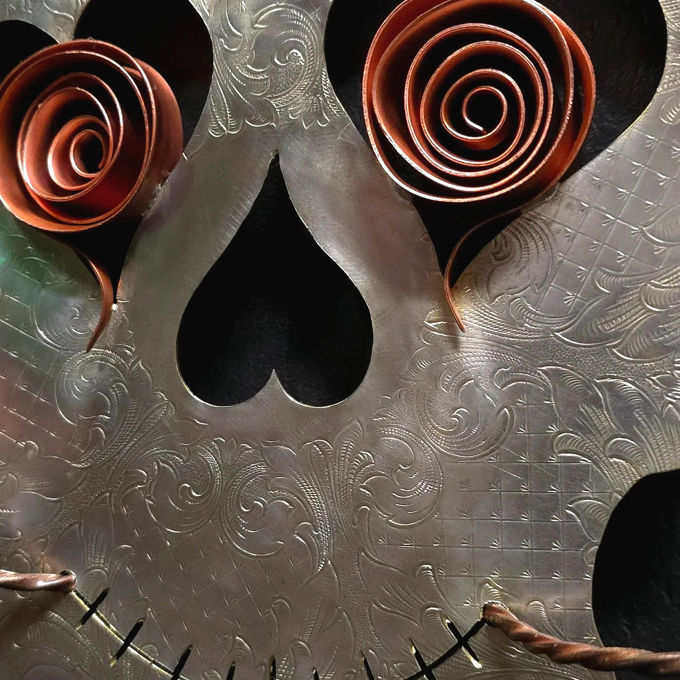 comedy-silver-sugar-skull-with-rose-center-close