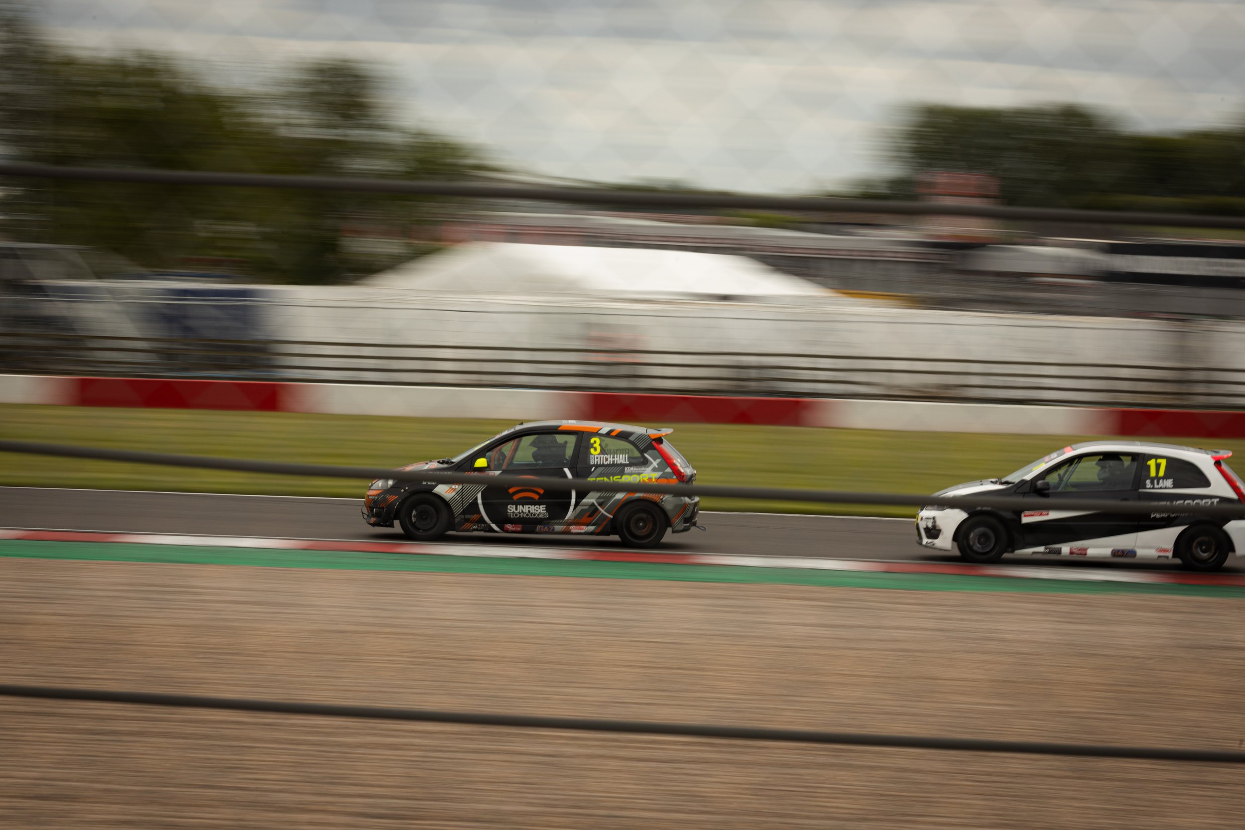 Jessica Fitch-Hall Breaks Into the Top 10 at Donington Park