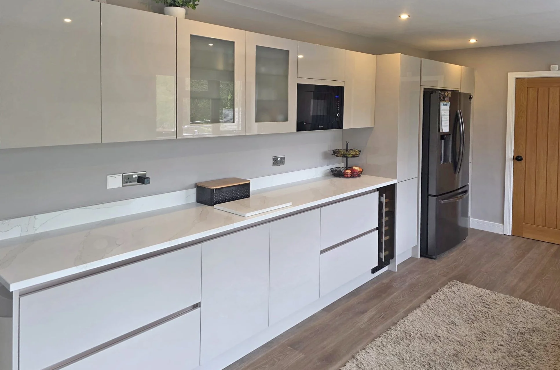 SKG White Gloss 1 copy.jpg