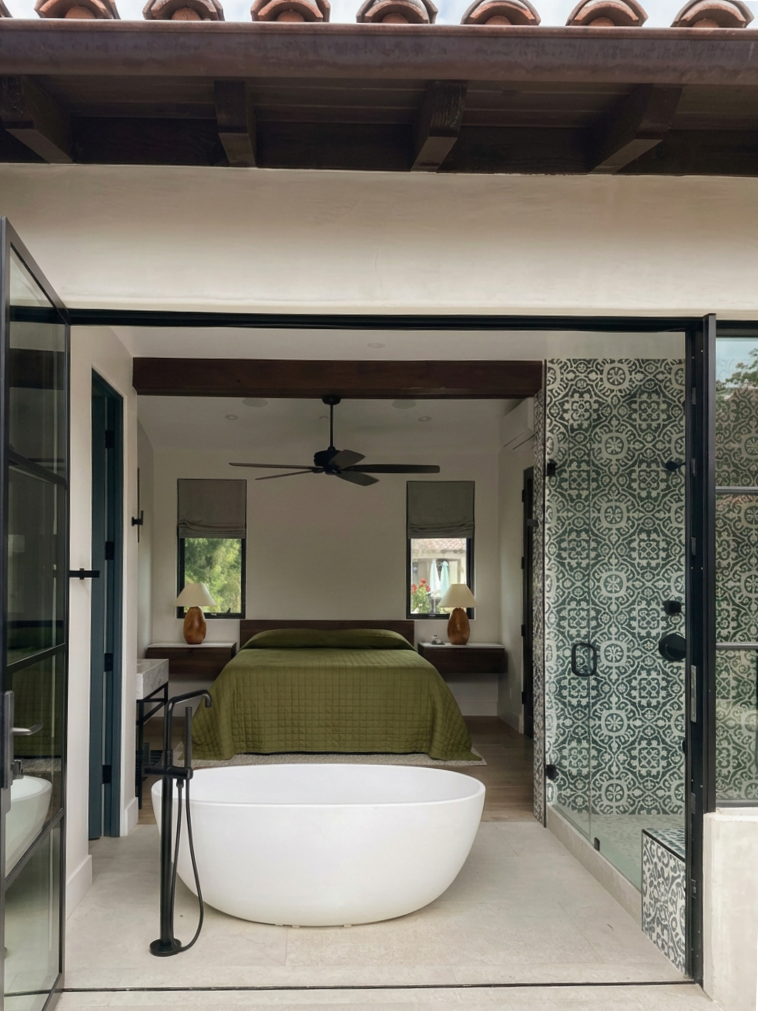 indoor-outdoor-bath-suite.png