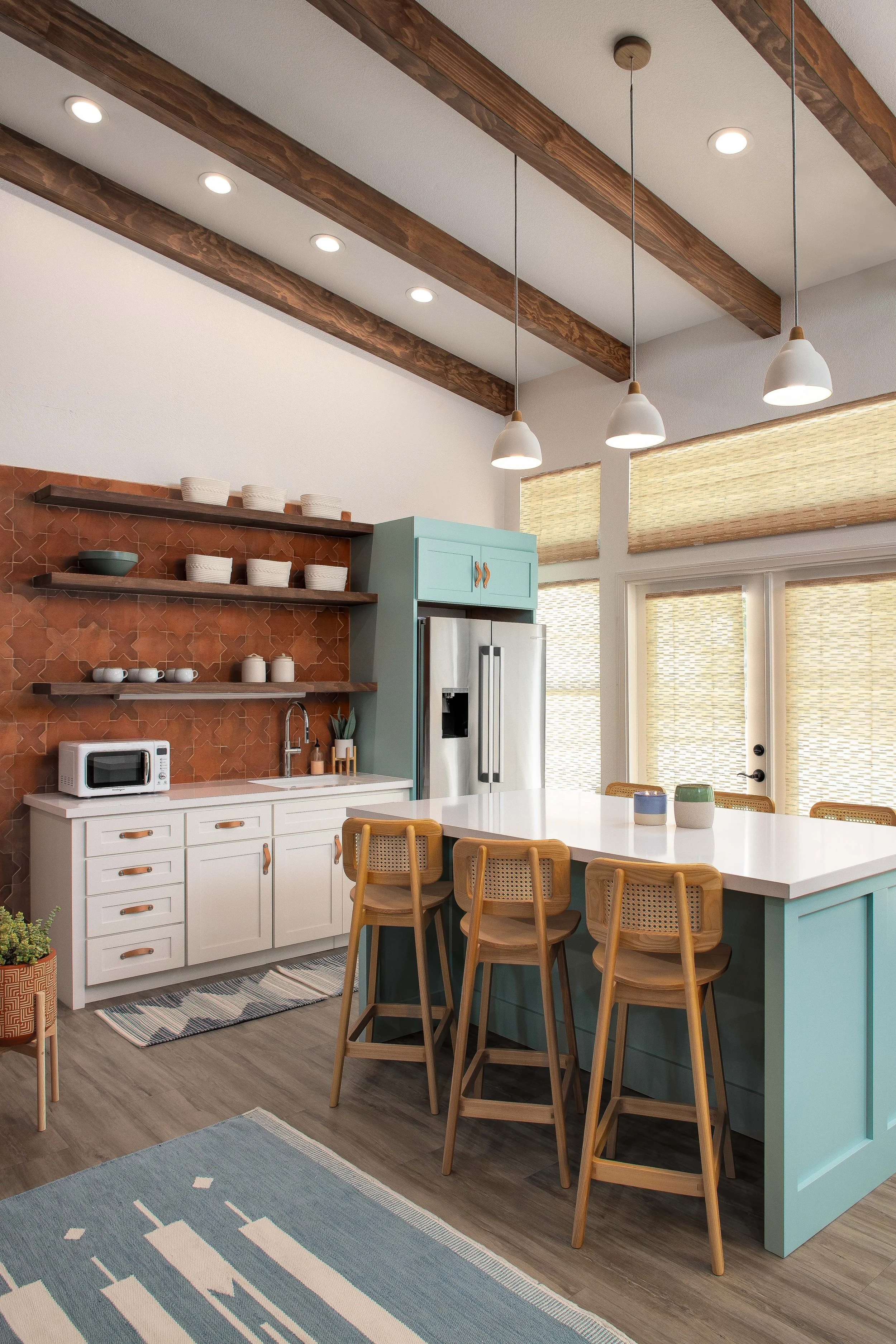 pool-house-kitchenette.jpg