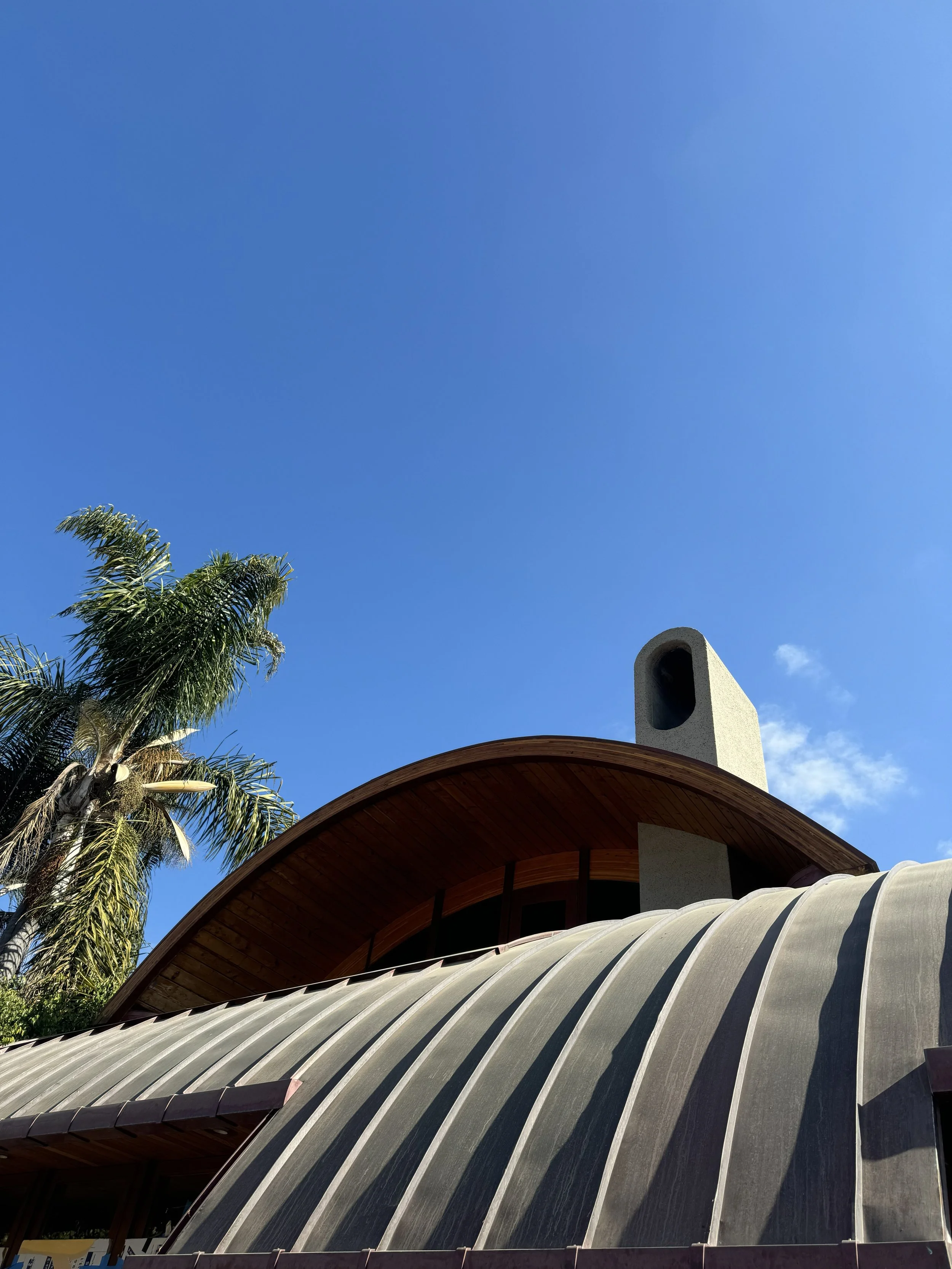 unfold-enicnitas-roof-chimney.jpg
