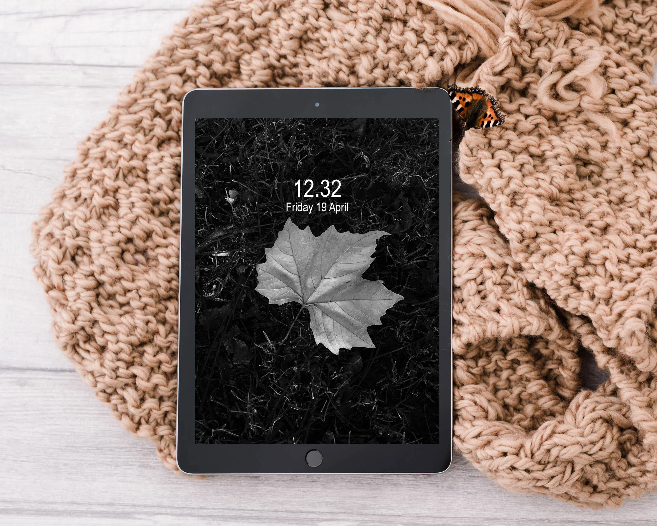 Autumn Leaf - iPad Wallpaper