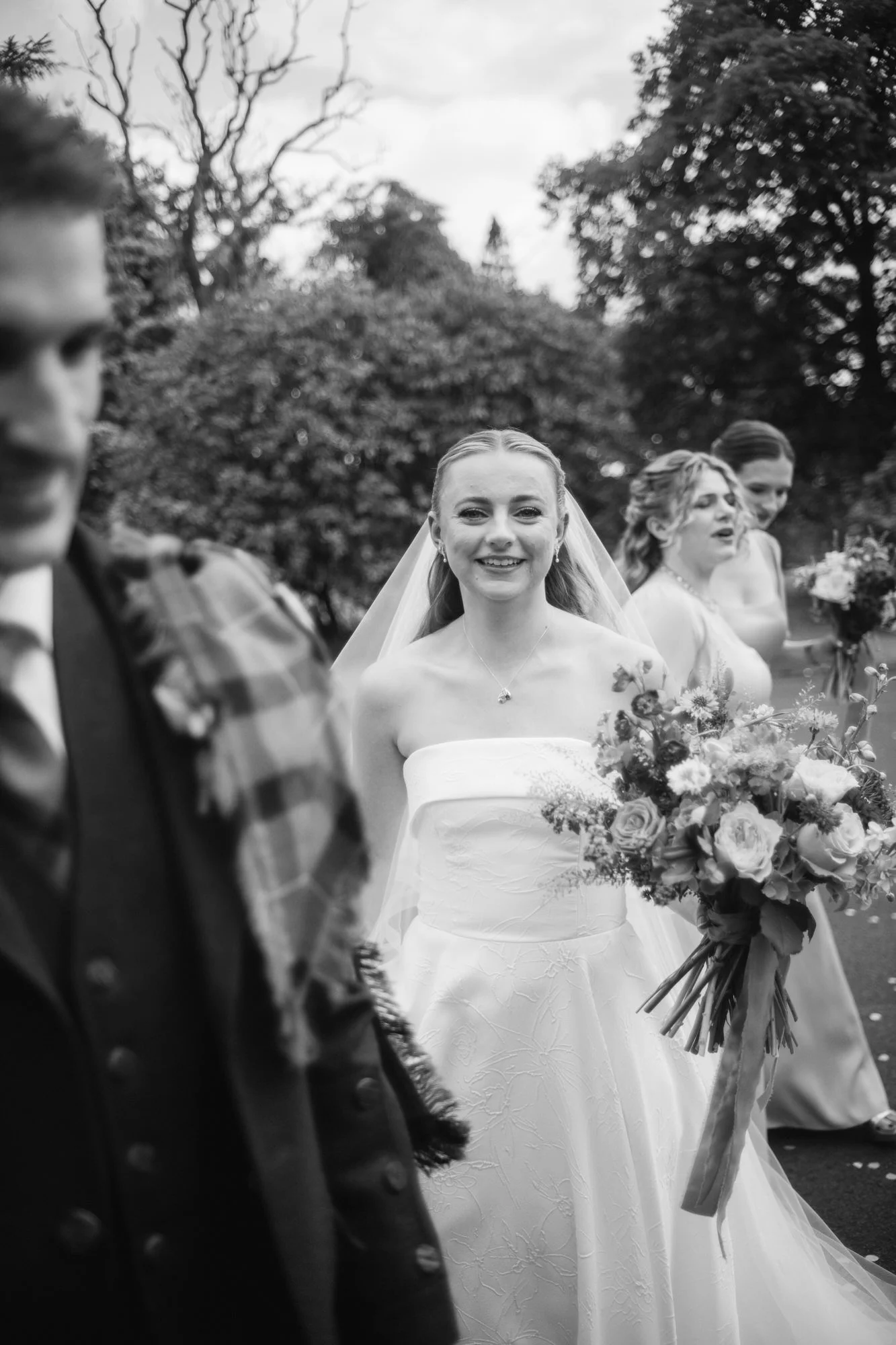 Relaxed couple portrait outside Rowallan Castle