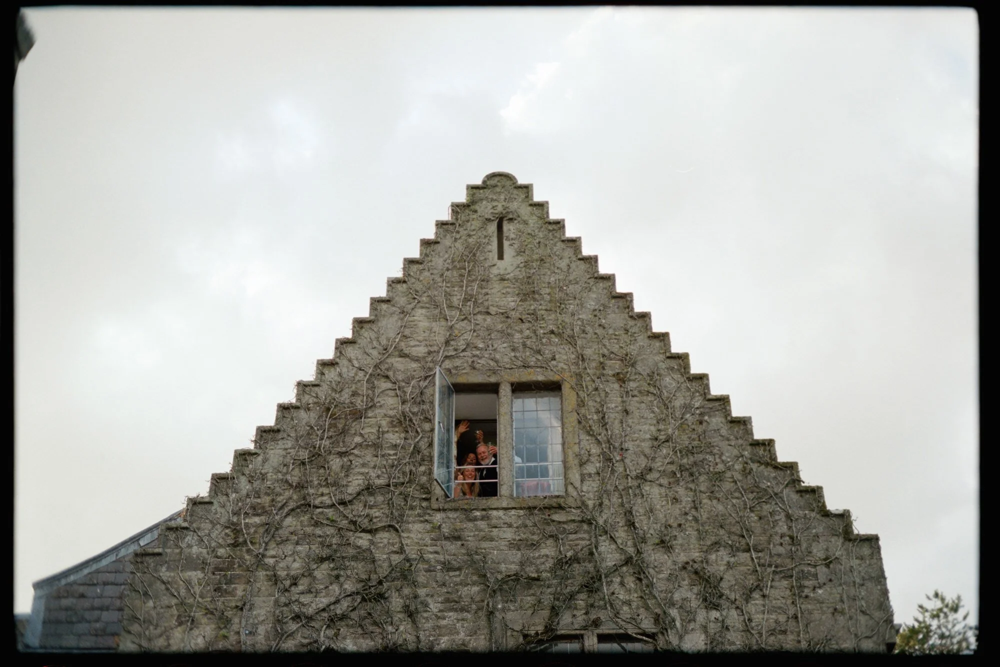 Documentary wedding photograph in the Rowallan Castle grounds