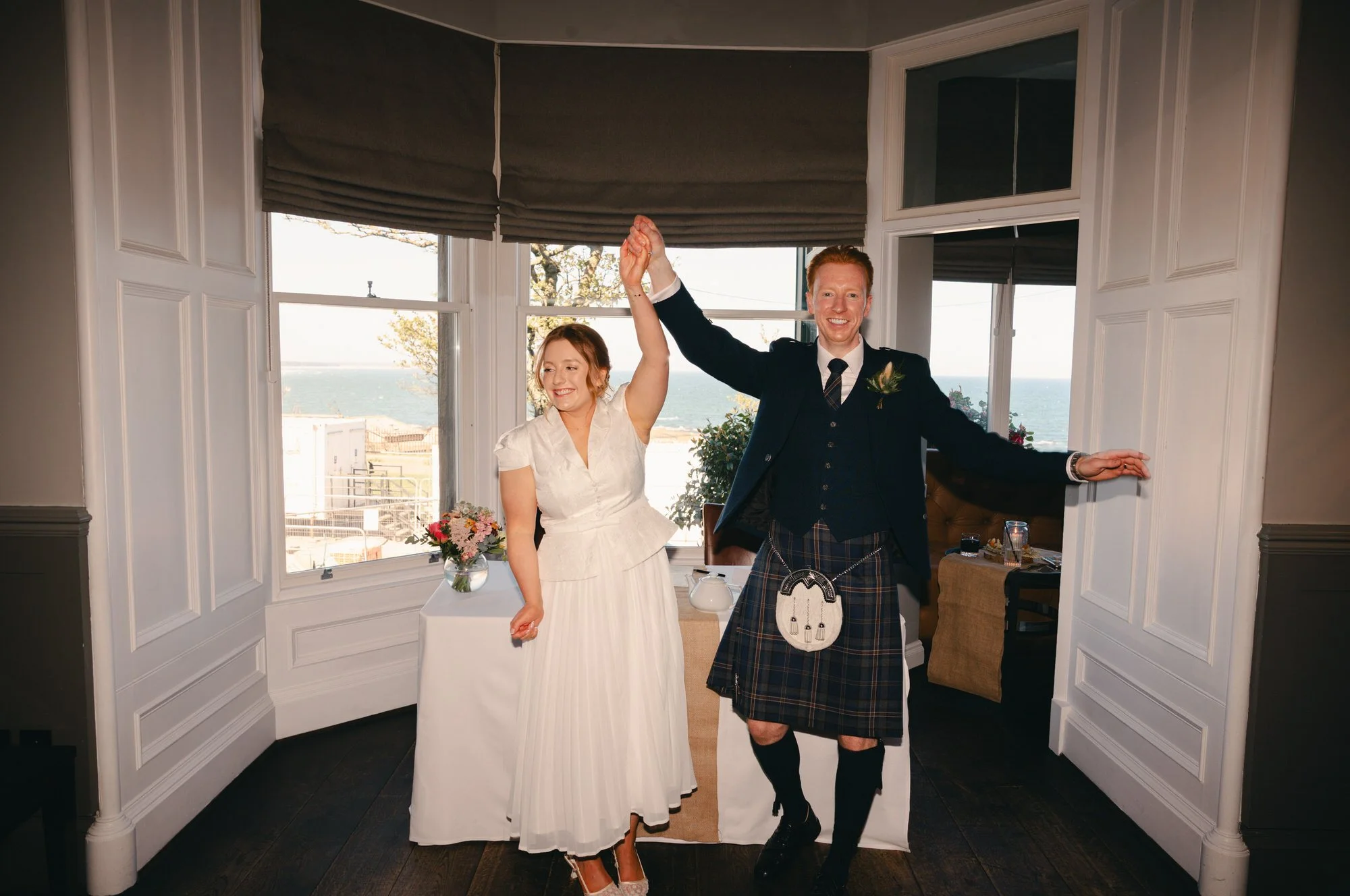 Guests arriving for Hazel and Ally’s small St Andrews wedding