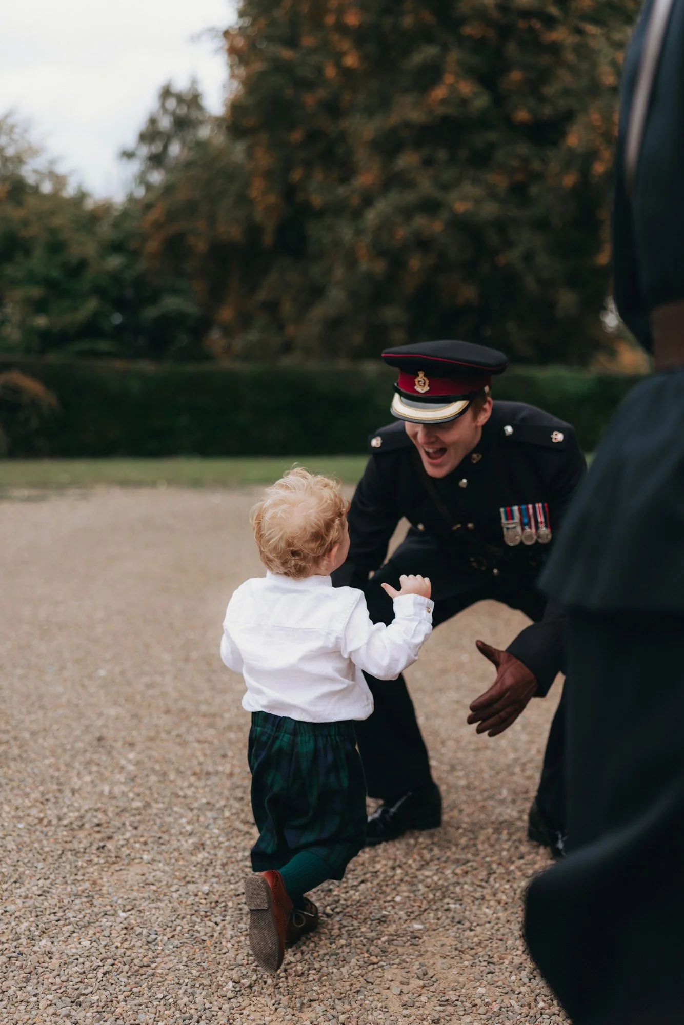 relaxed-military-wedding-moment-in-dalkeith.jpg