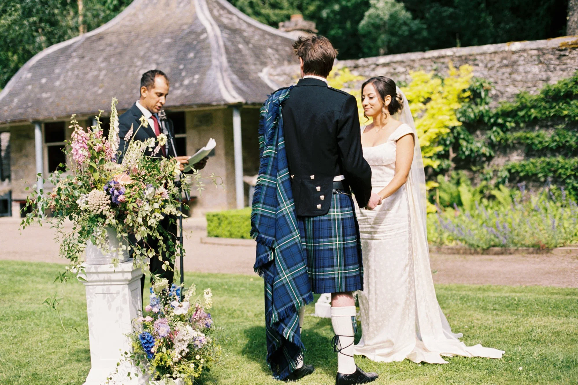 Scottish 35mm film wedding photogapher-36.jpg