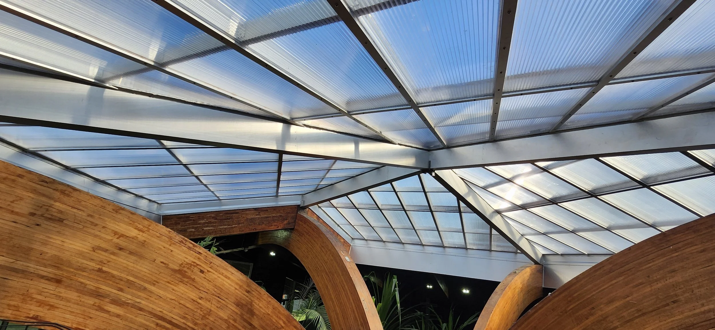 Reptile atrium at the detroit zoo built and designed by Akin's Construction of metro Detroit michigan