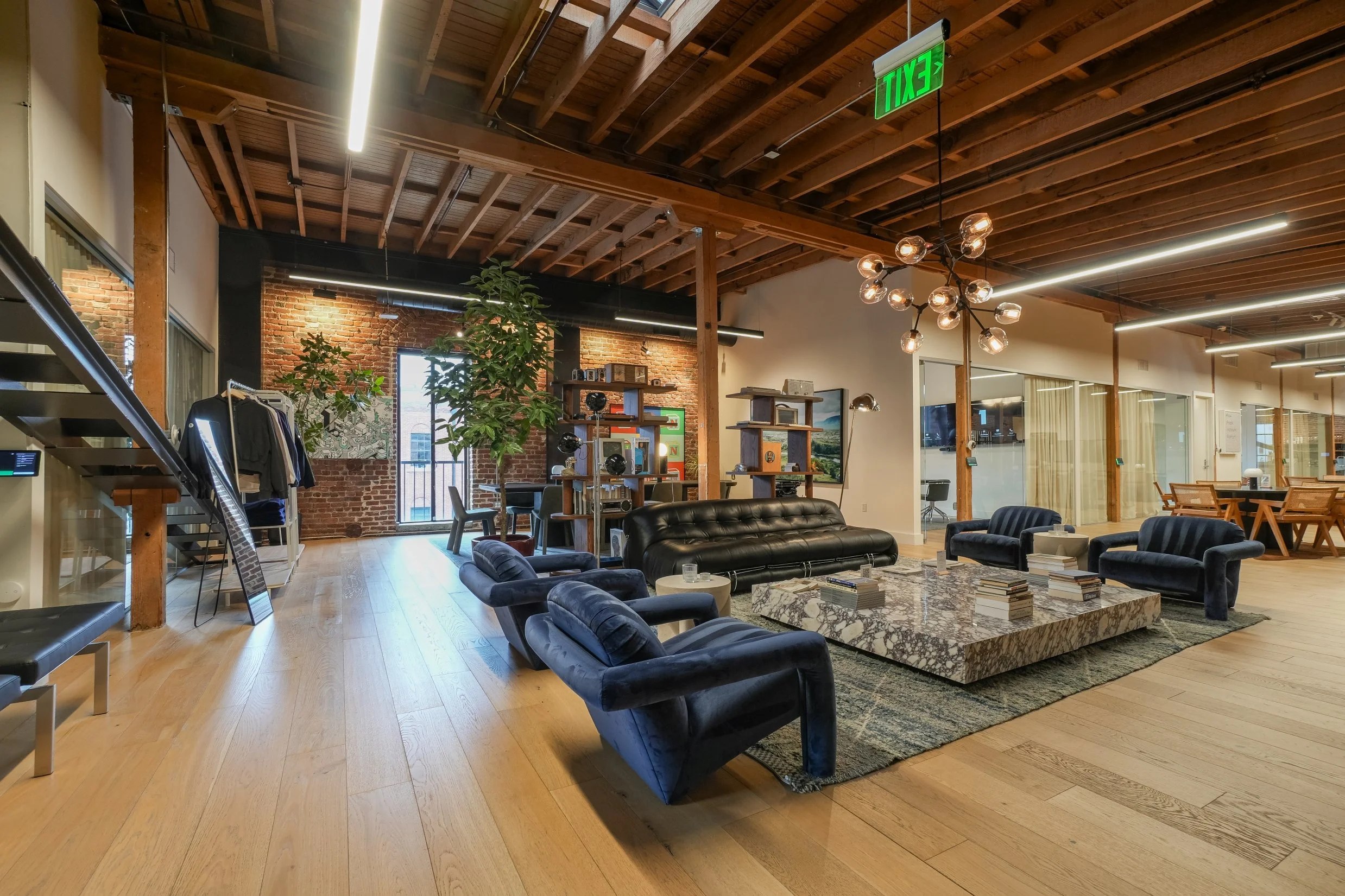 921 Front St 001.jpg