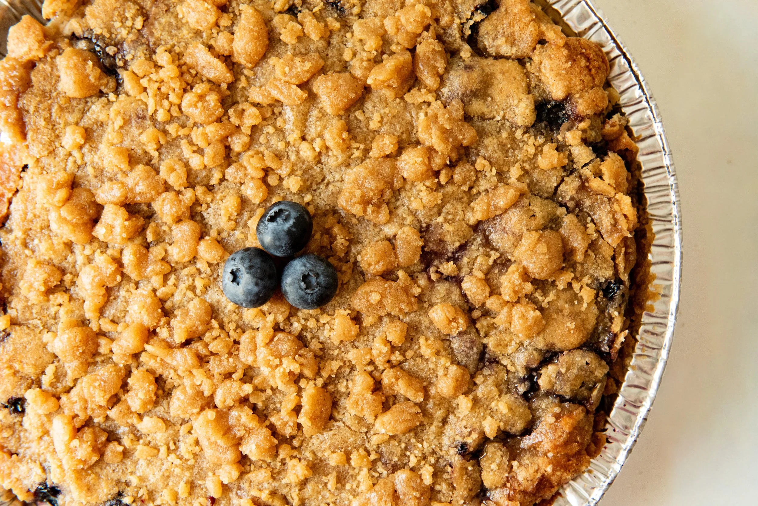 VEGANBLUBERRYCRUMBLEPIE-2.jpg