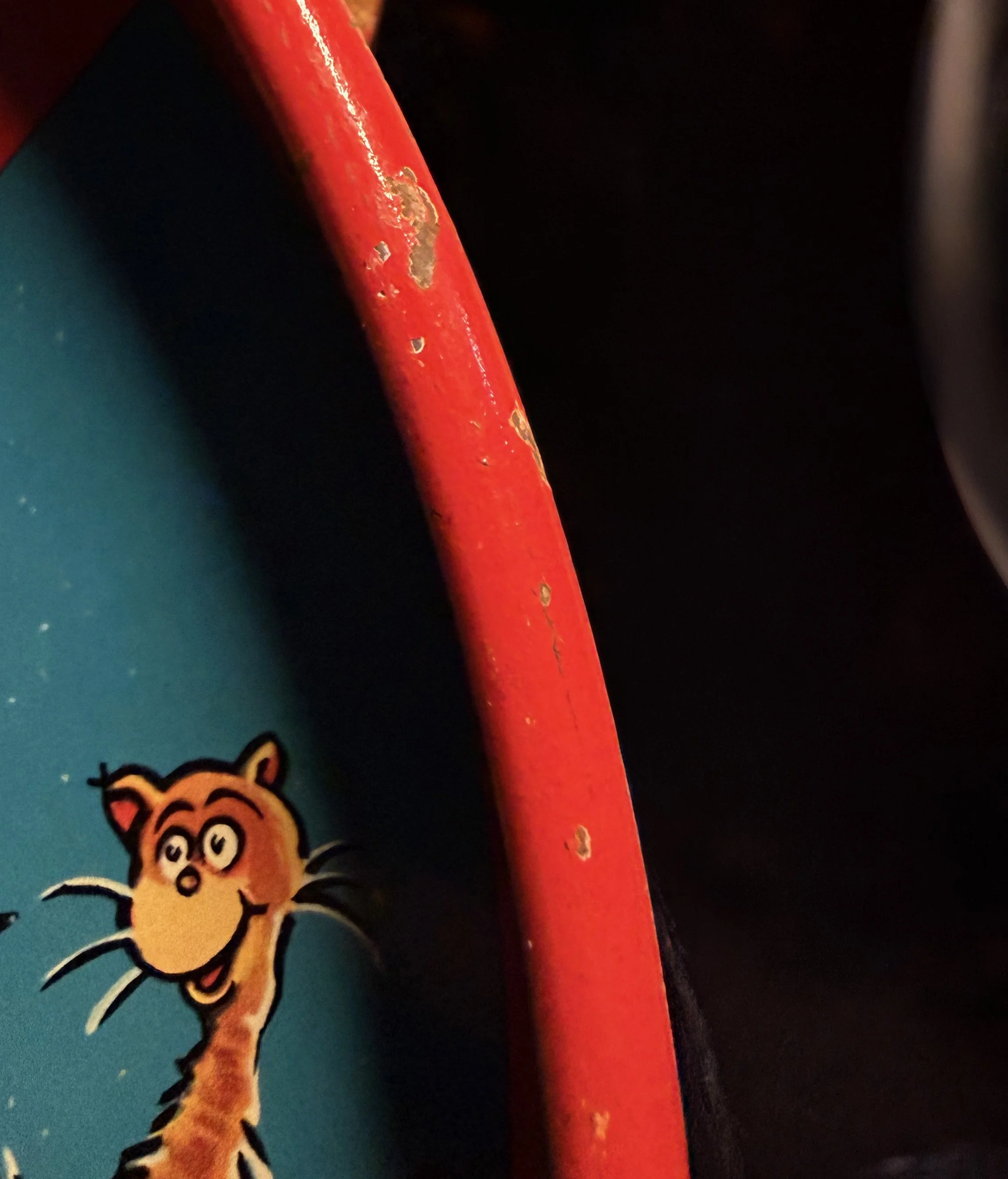 SUESS TRAY RIM DETAIL.jpg