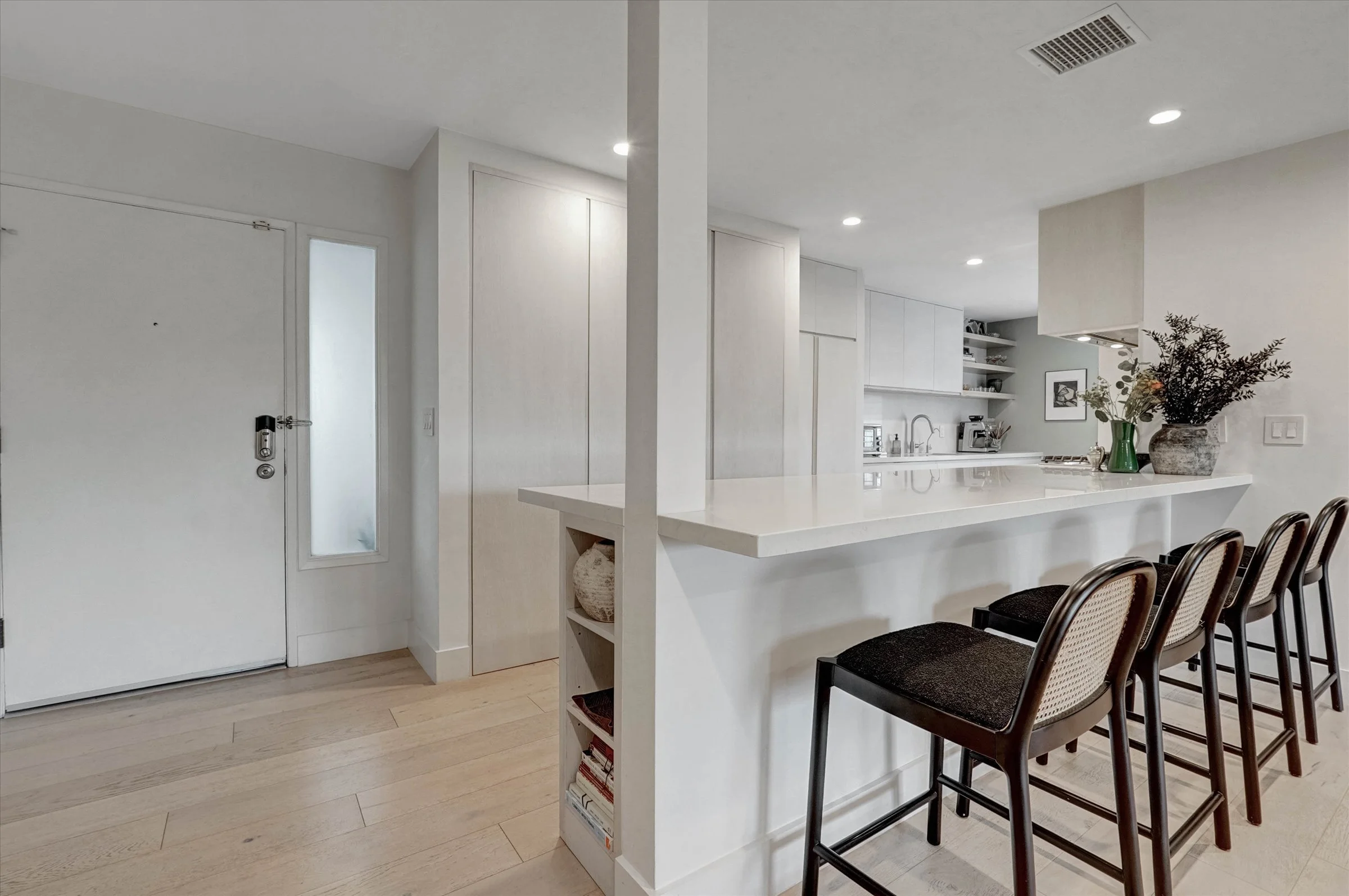 08-930 California Avenue Unit 301-8.jpg