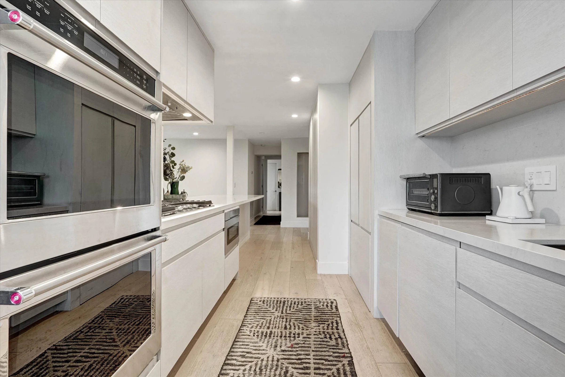 09-930 California Avenue Unit 301-9.jpg