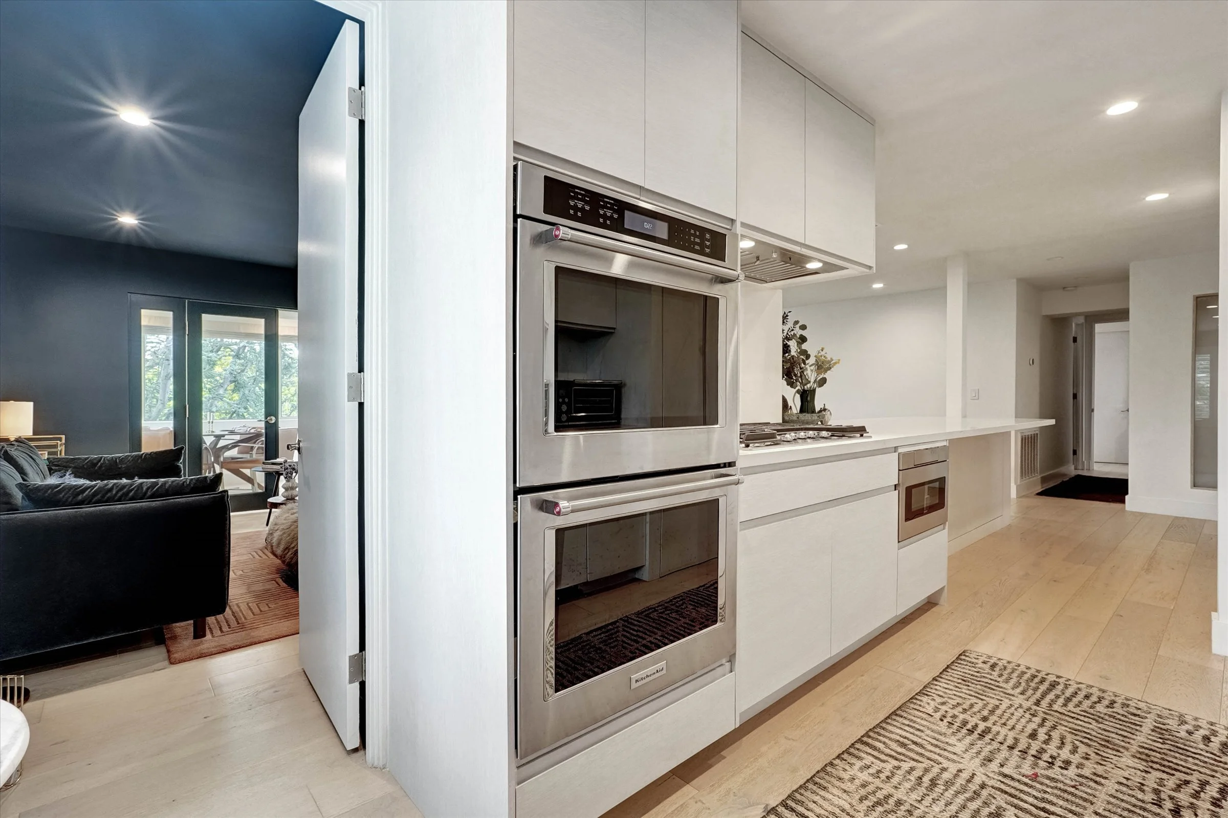 10-930 California Avenue Unit 301-10.jpg