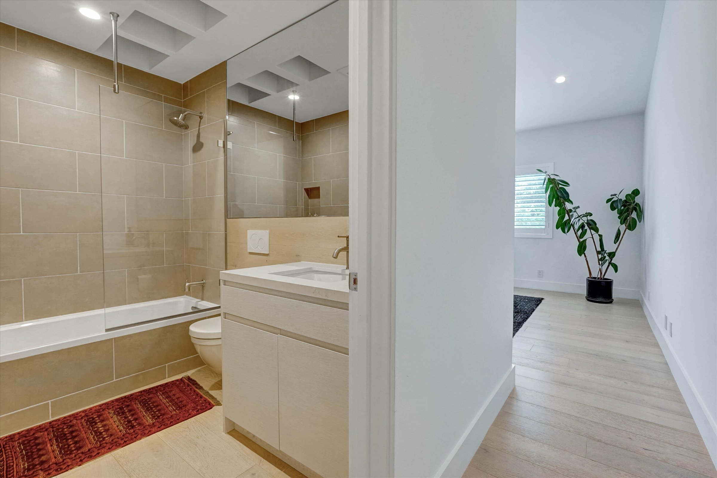 30-930 California Avenue Unit 301-30.jpg