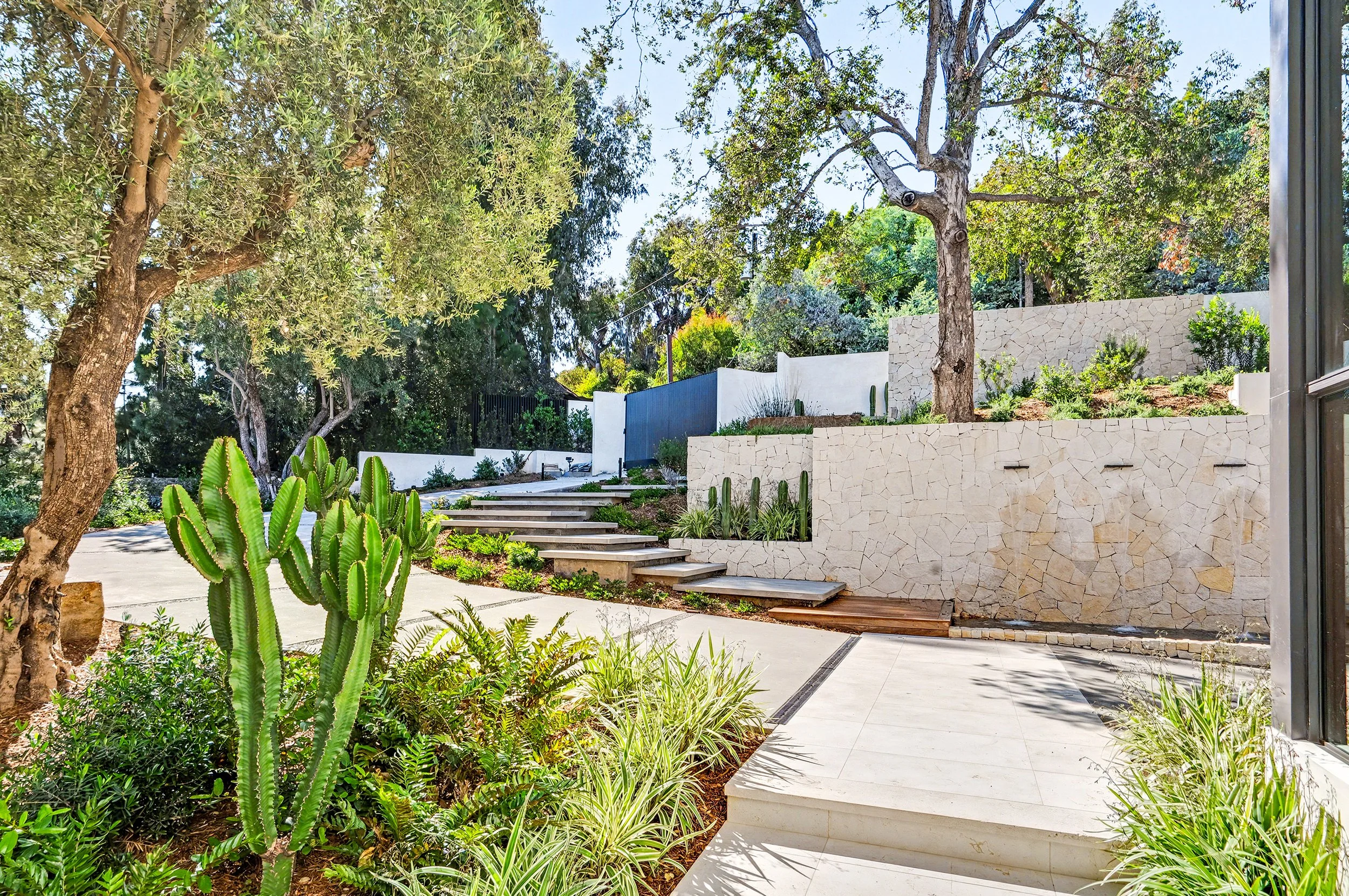 1830 Mango Way-033.JPG