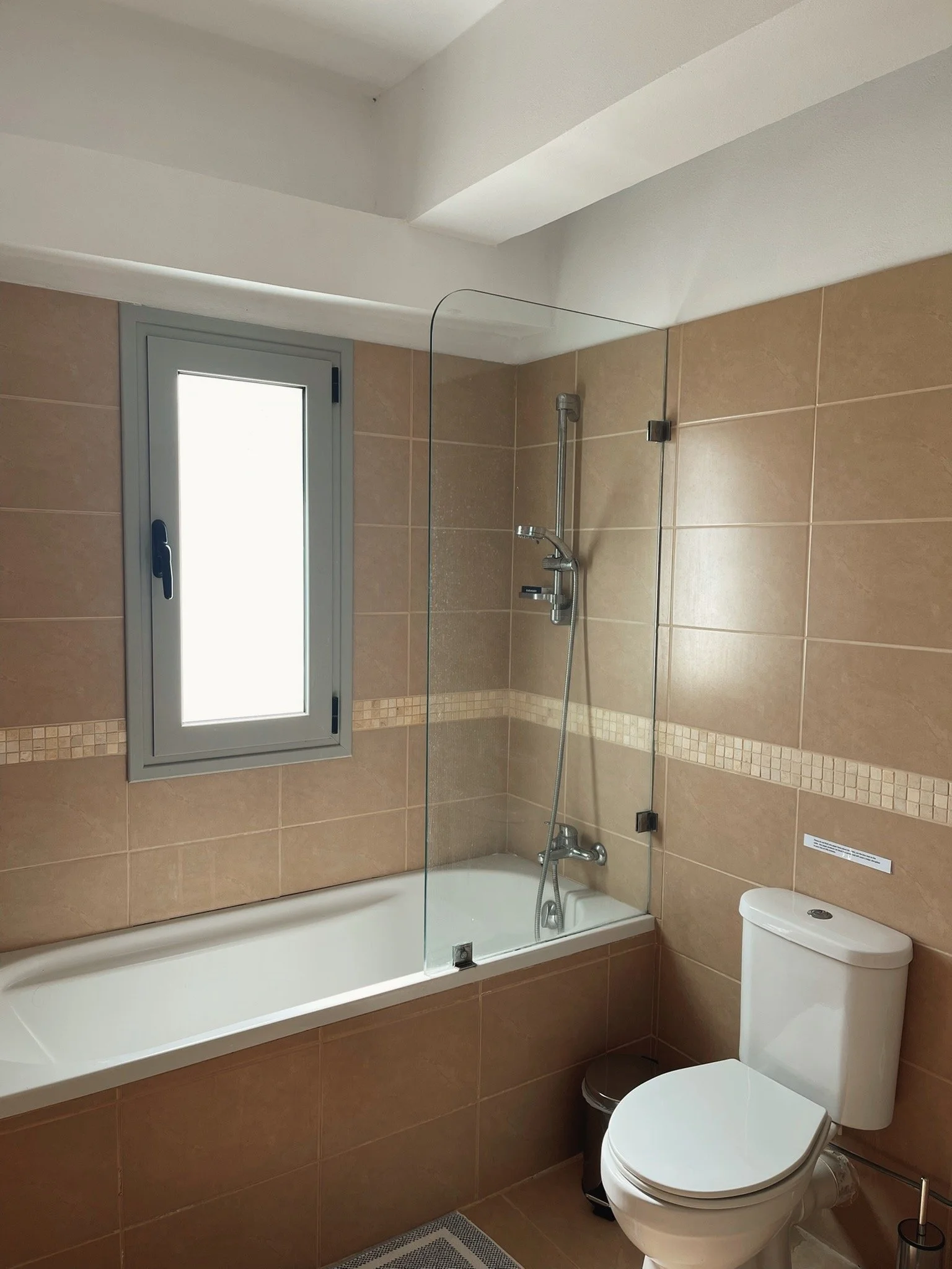 Bathroom (Off Bedroom 1)