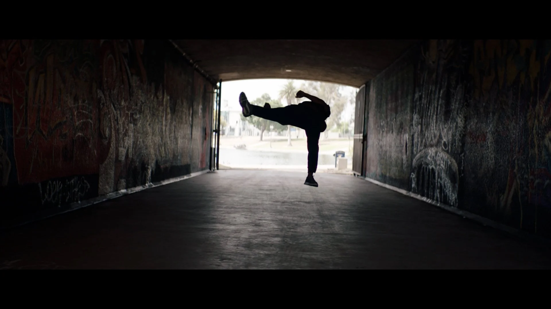 University of Phoenix - -Muito-.00_01_03_21.Still022.jpg