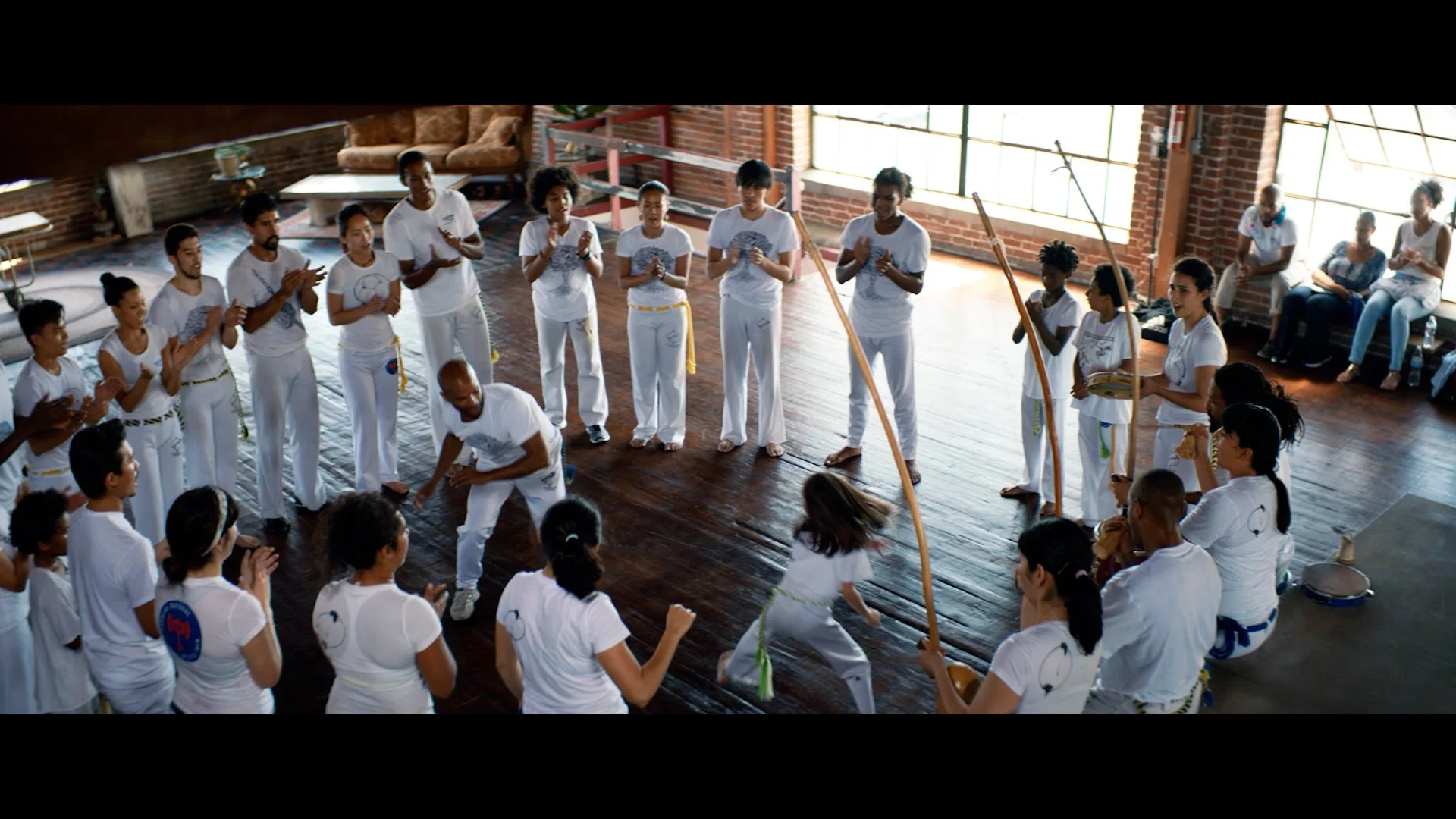 University of Phoenix - -Muito-.00_00_26_19.Still009.jpg