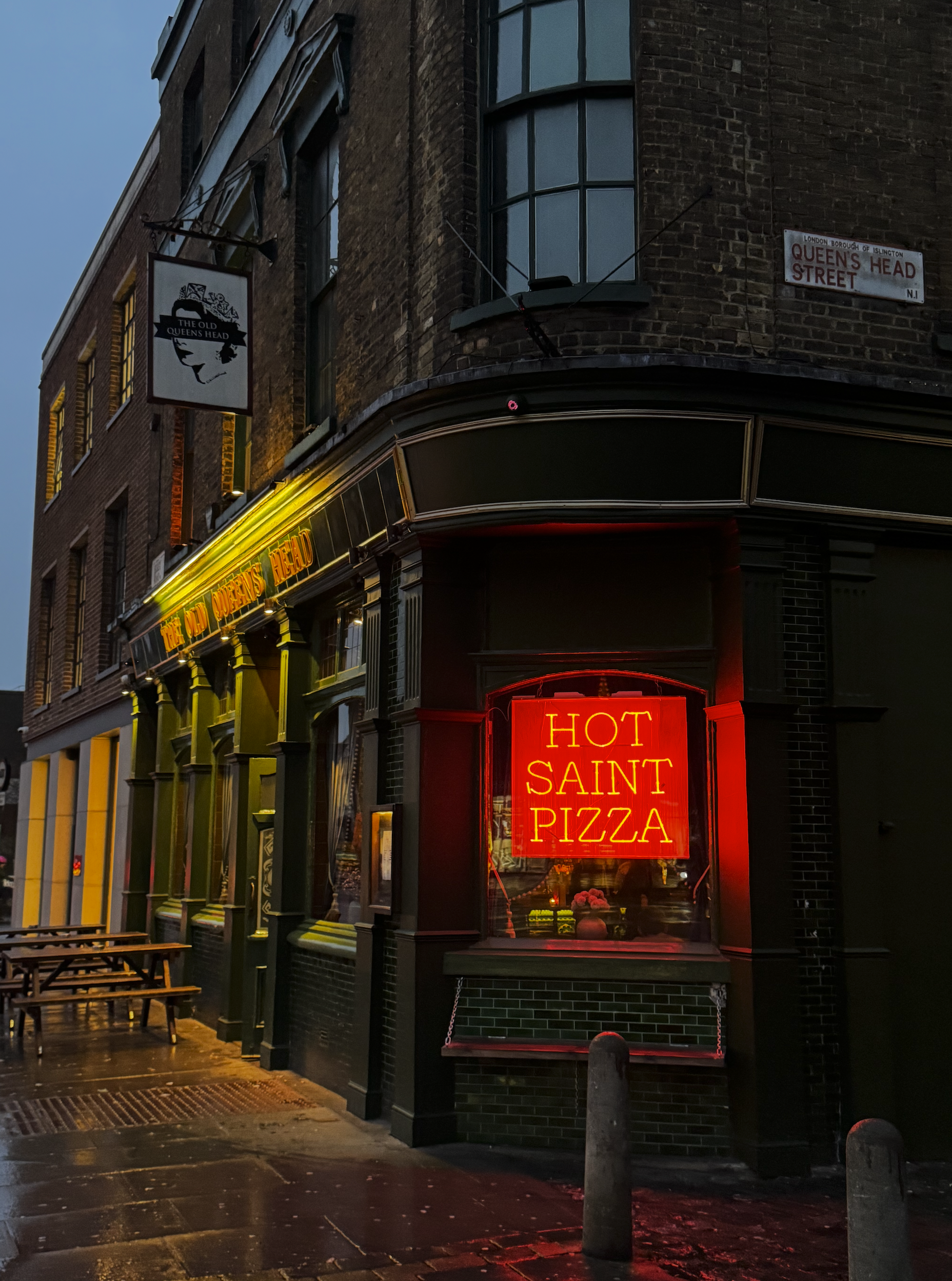 HOT SAINT PIZZA