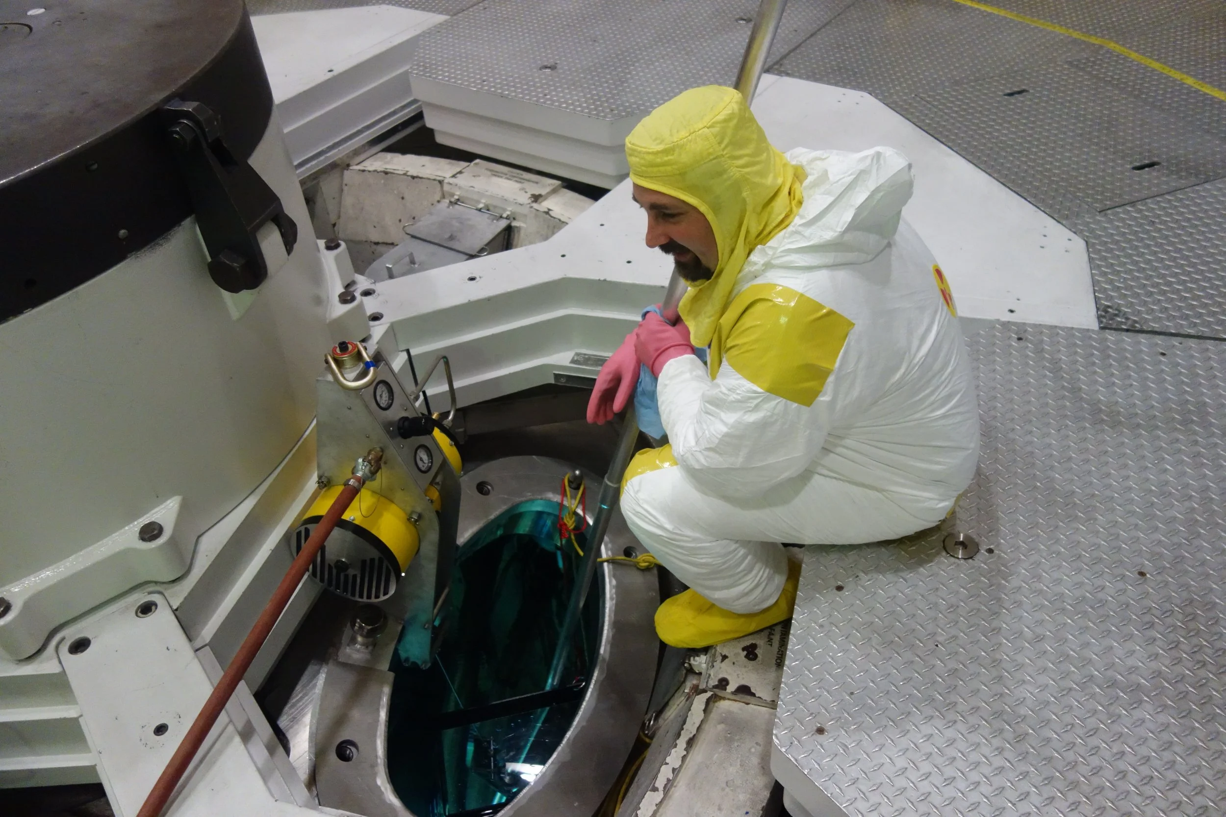 The prototype mounted to a reactor vessel opening