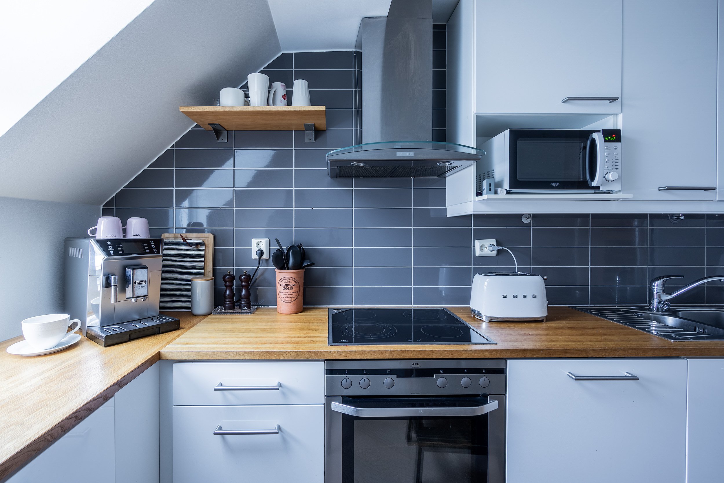 Airbnb ID  793248935608799272DSC4951HD-twilight-2500x1667px.jpg