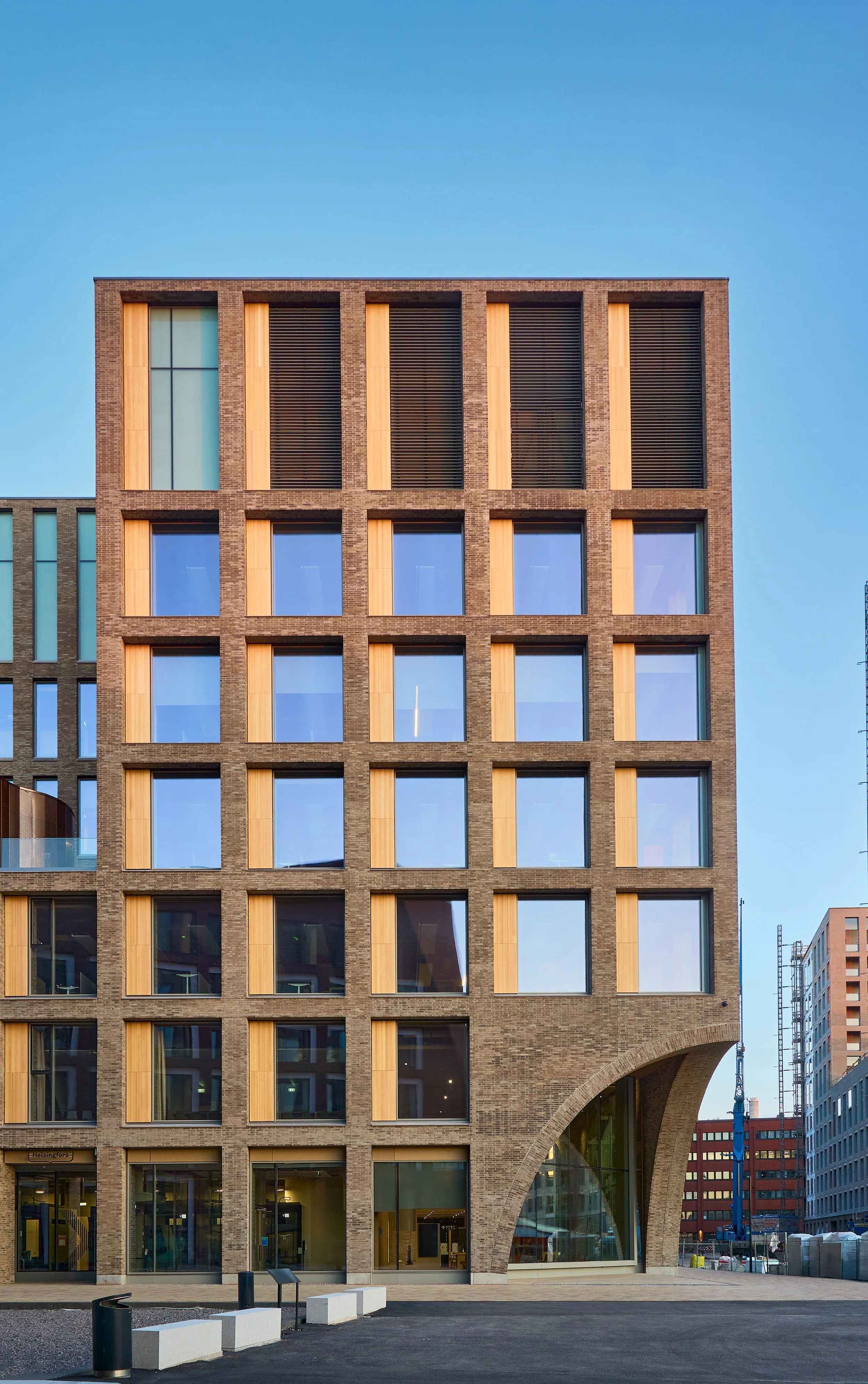 Kalasatama2021DSC1350 copyjpg twilight.jpg