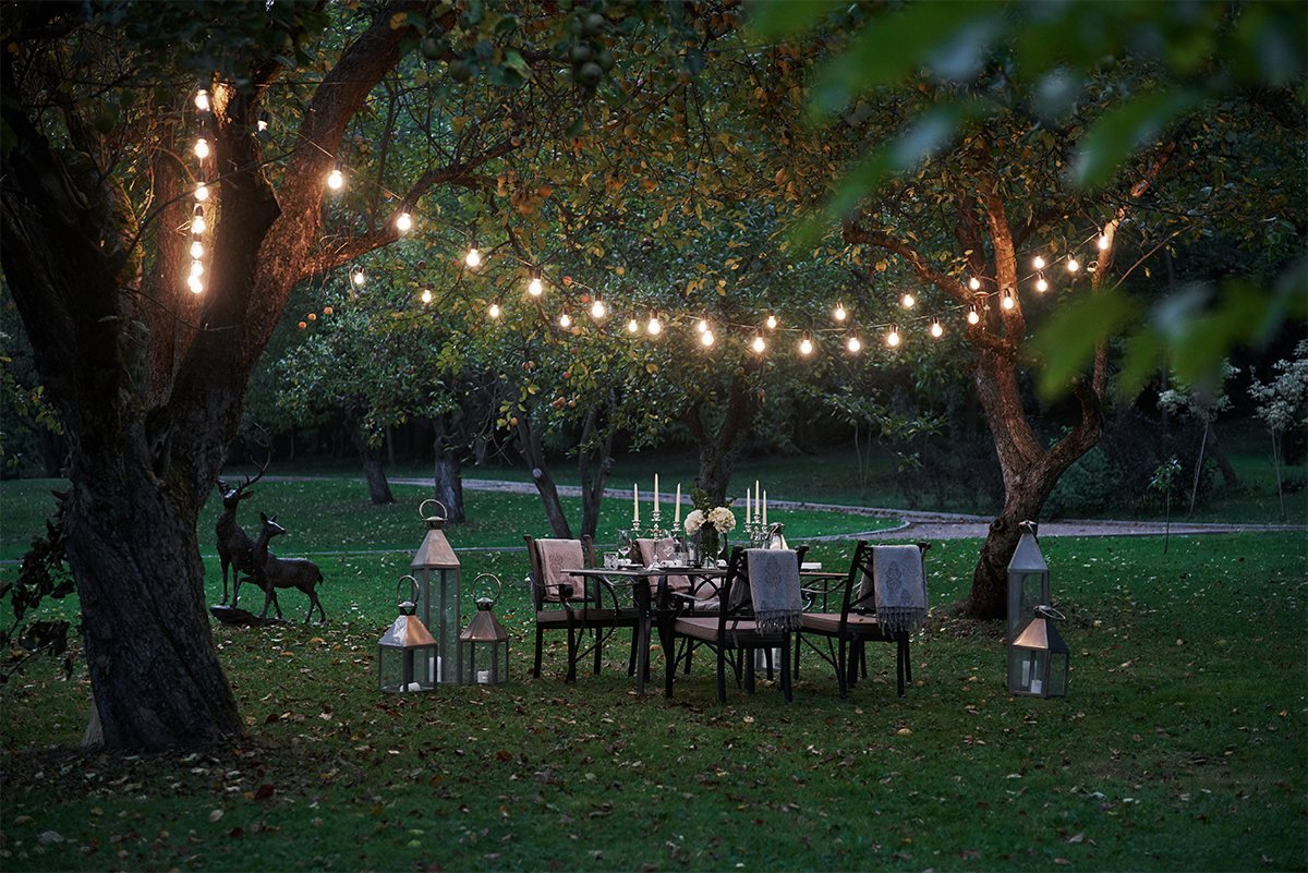 Outdoor-String-Lights.jpg